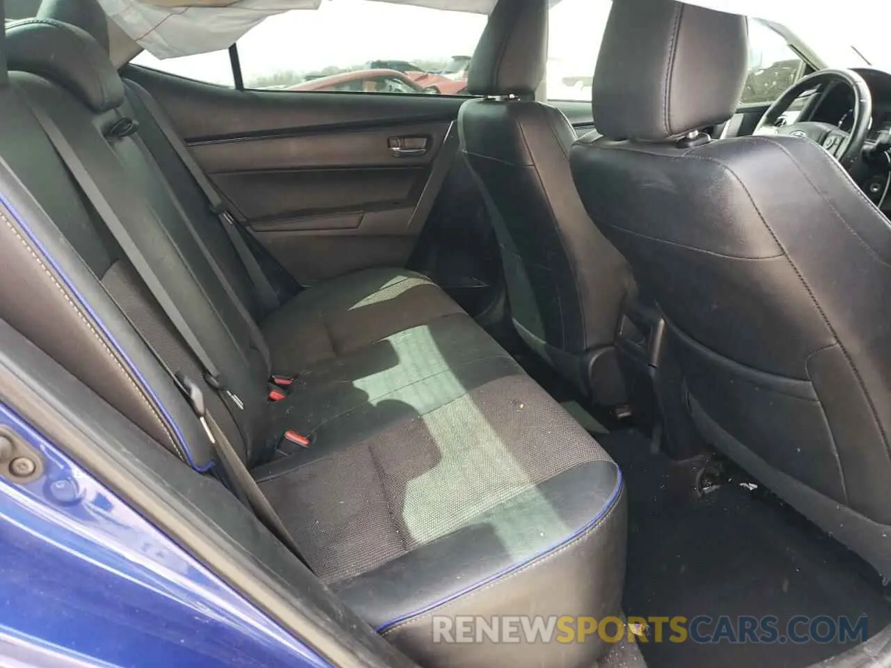 11 Photograph of a damaged car 2T1BURHE0KC225903 TOYOTA COROLLA 2019