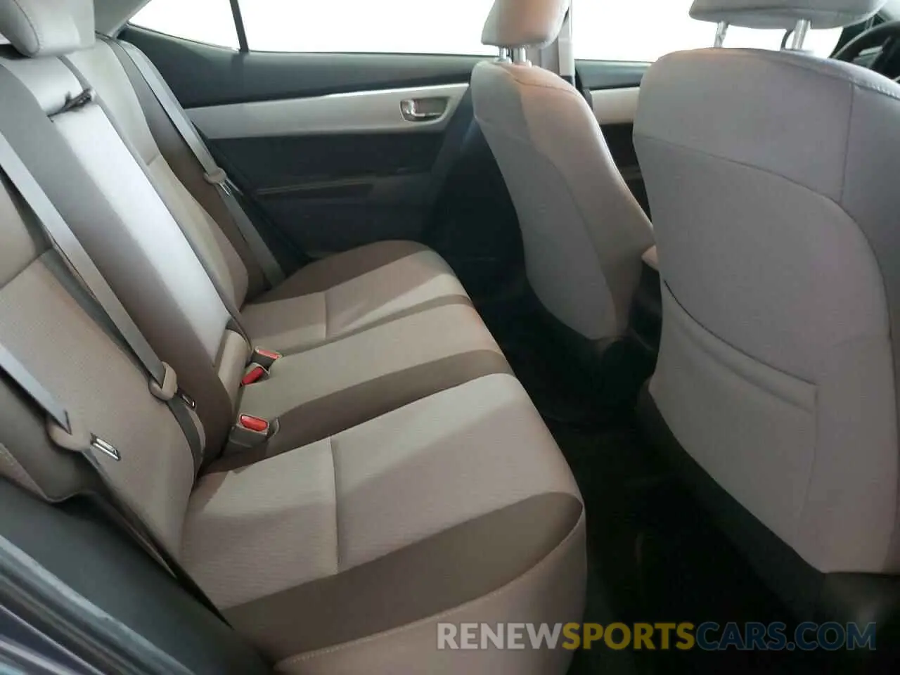 10 Photograph of a damaged car 2T1BURHE0KC231913 TOYOTA COROLLA 2019