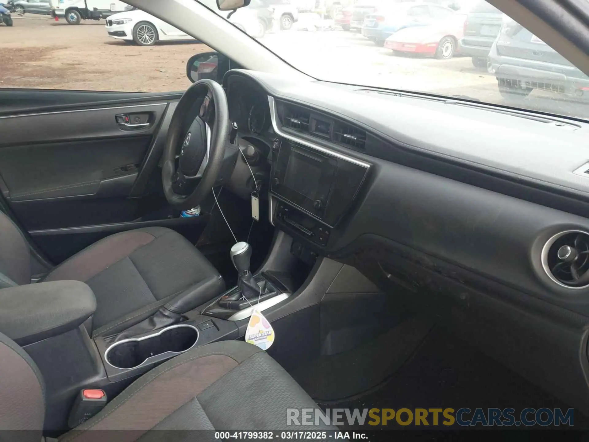 5 Photograph of a damaged car 2T1BURHE0KC231930 TOYOTA COROLLA 2019