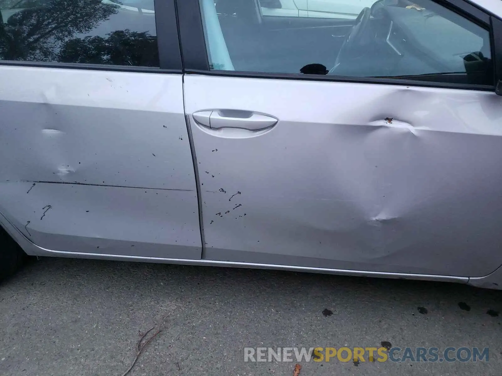 9 Photograph of a damaged car 2T1BURHE0KC245942 TOYOTA COROLLA 2019