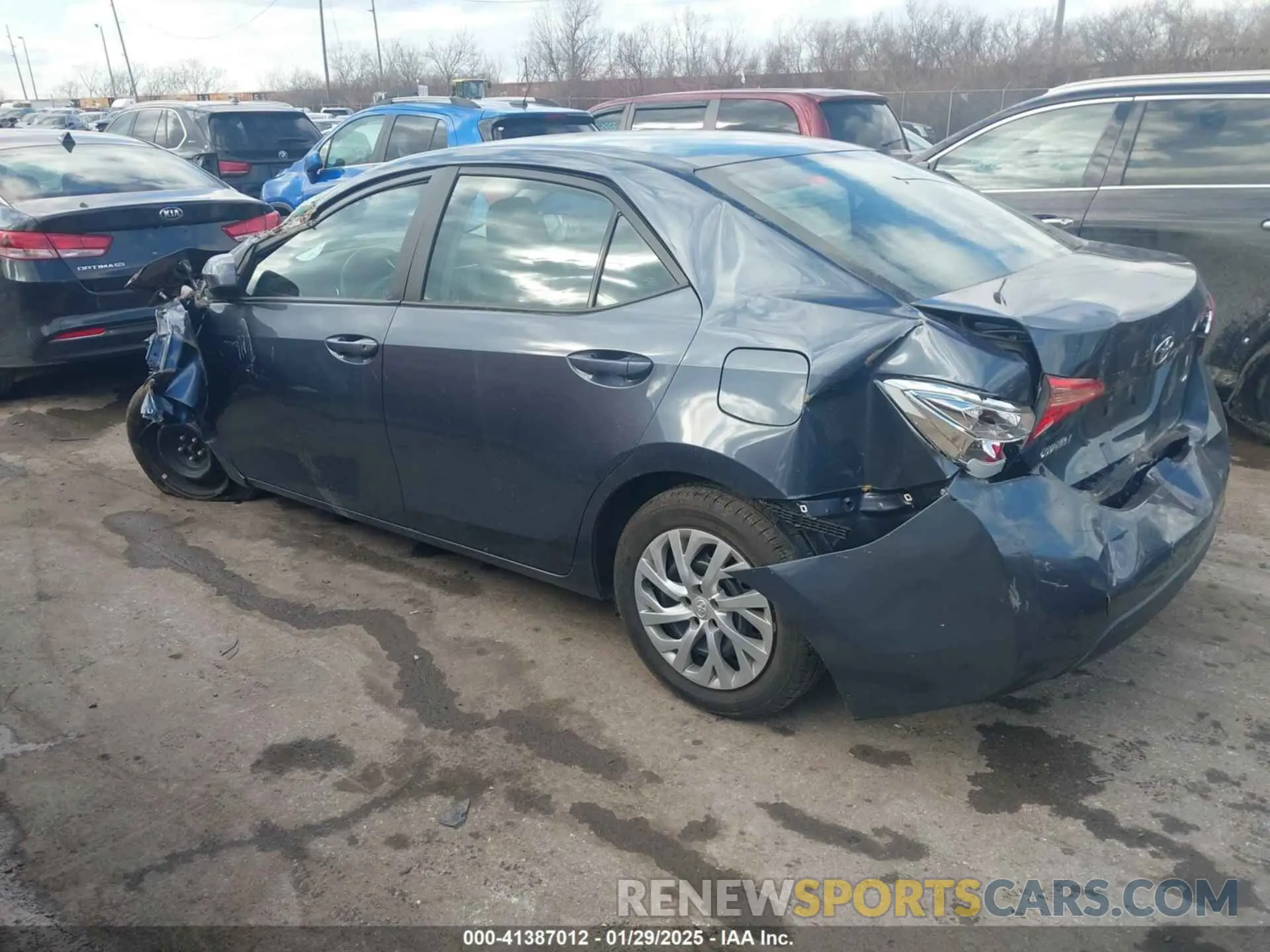 3 Photograph of a damaged car 2T1BURHE0KC246864 TOYOTA COROLLA 2019