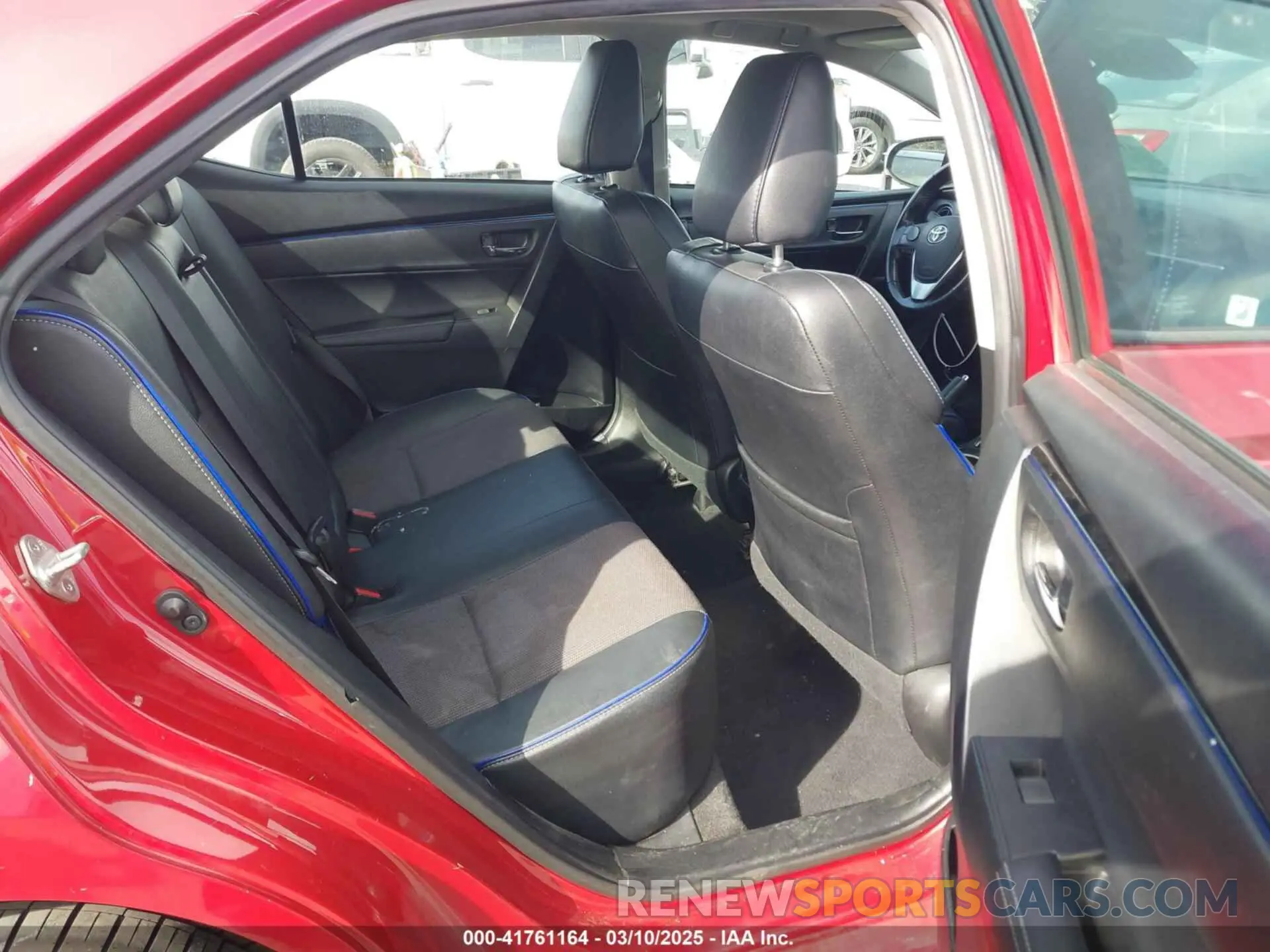 8 Photograph of a damaged car 2T1BURHE1KC127060 TOYOTA COROLLA 2019