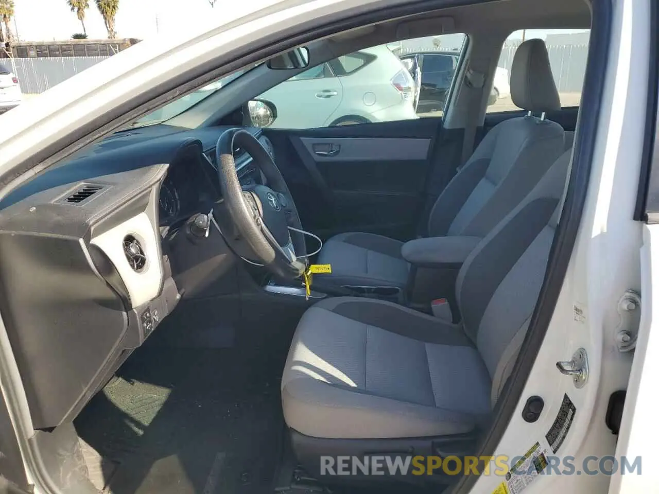 7 Photograph of a damaged car 2T1BURHE1KC127320 TOYOTA COROLLA 2019