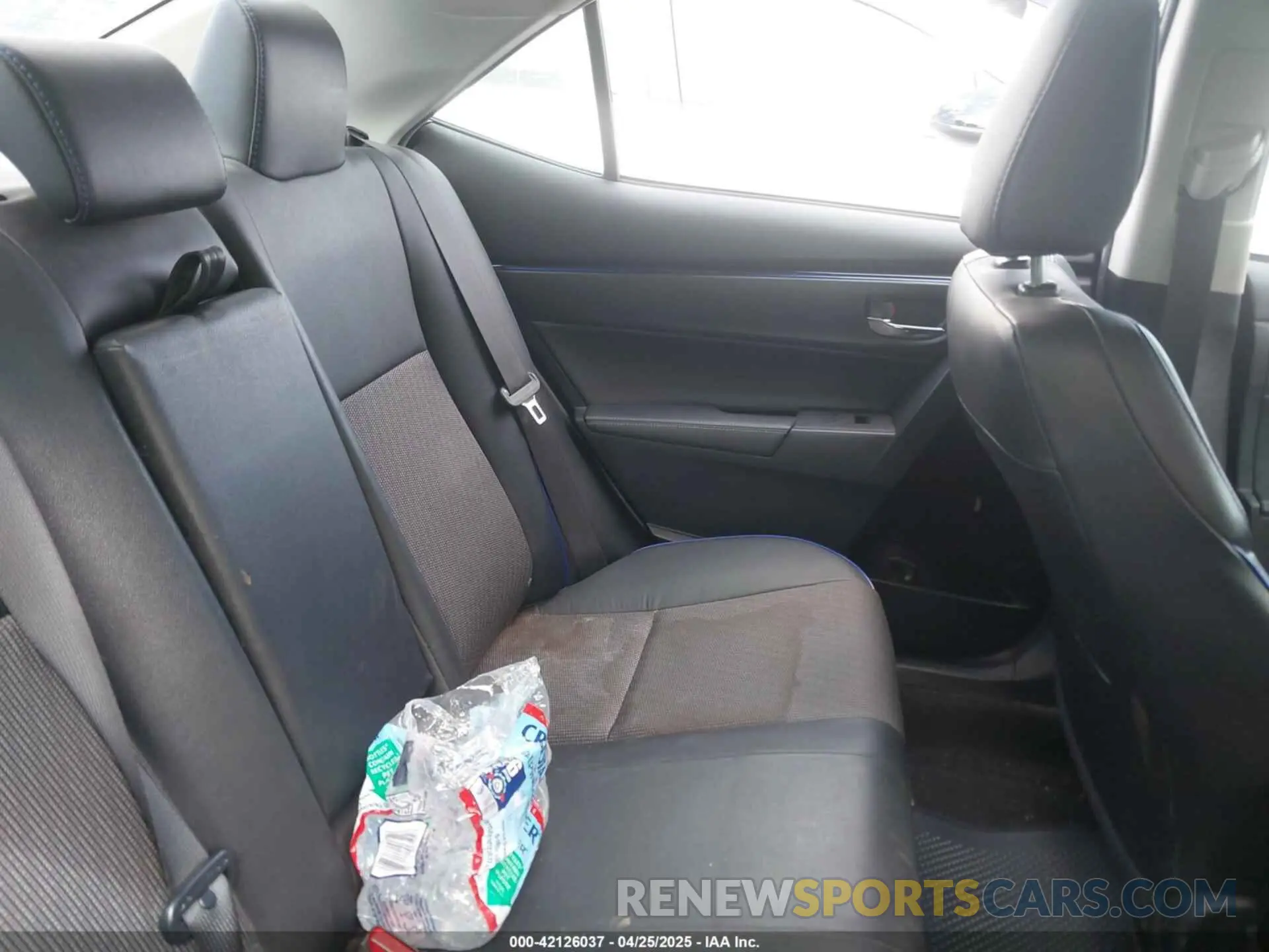 8 Photograph of a damaged car 2T1BURHE1KC130475 TOYOTA COROLLA 2019