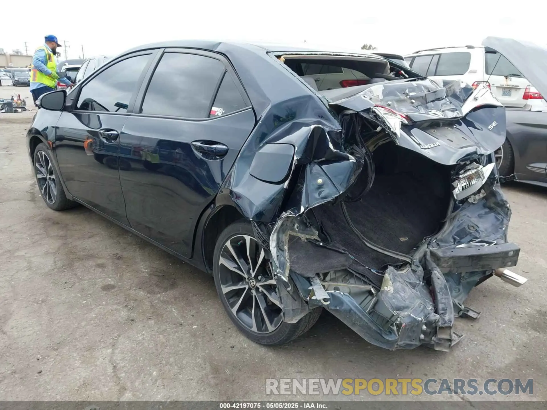 3 Photograph of a damaged car 2T1BURHE1KC132906 TOYOTA COROLLA 2019