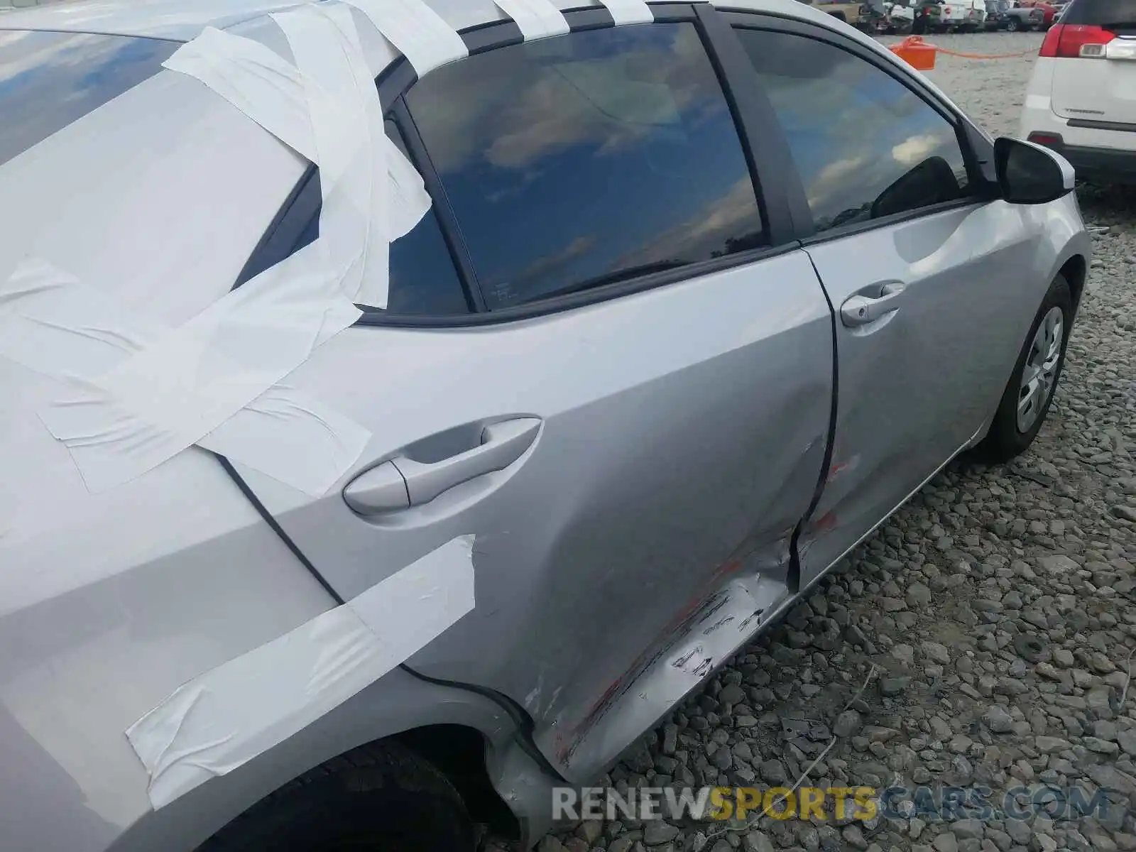 9 Photograph of a damaged car 2T1BURHE1KC133599 TOYOTA COROLLA 2019