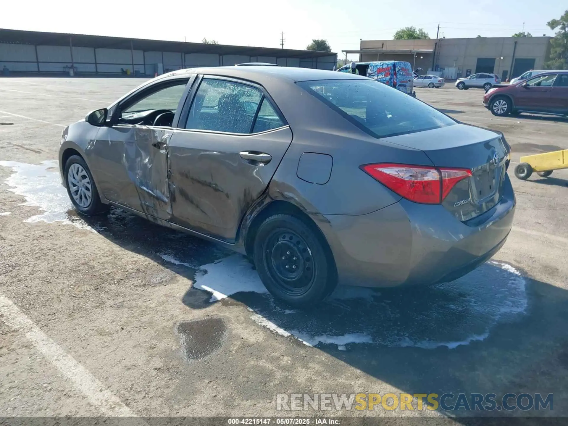 3 Photograph of a damaged car 2T1BURHE1KC136602 TOYOTA COROLLA 2019