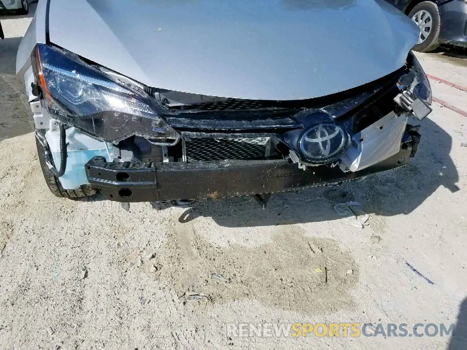 9 Photograph of a damaged car 2T1BURHE1KC138043 TOYOTA COROLLA 2019