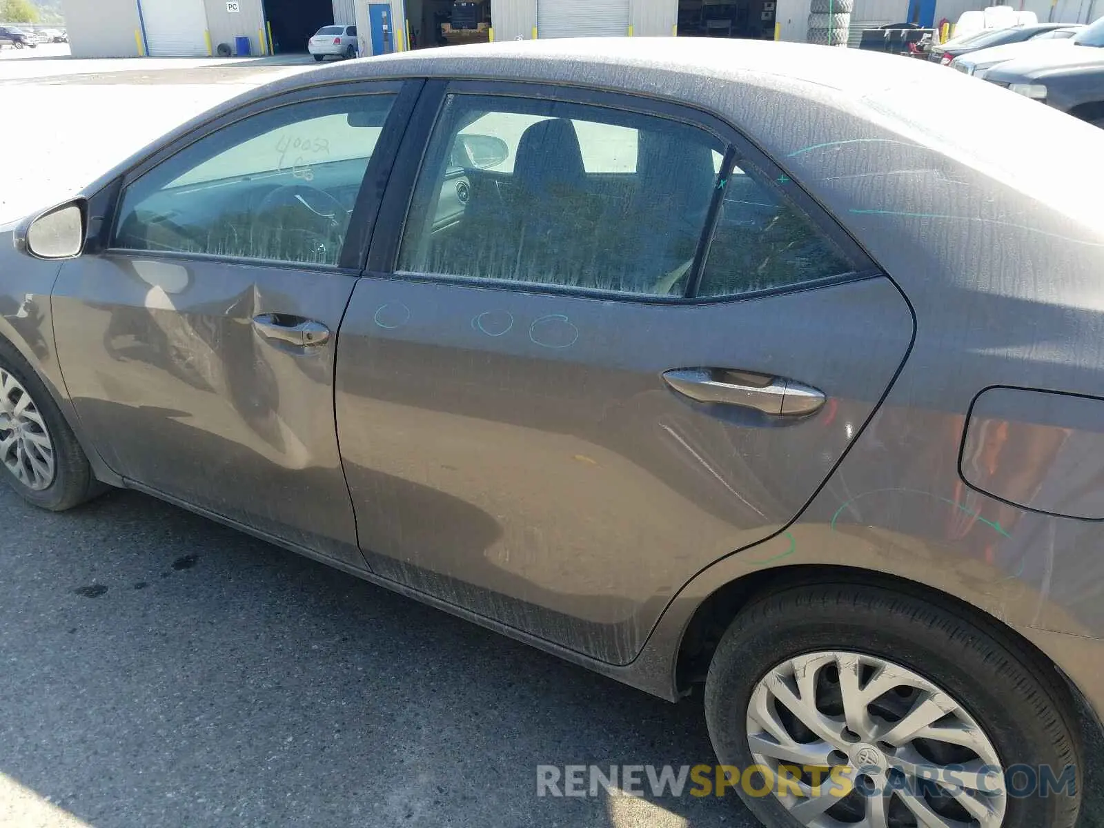 10 Photograph of a damaged car 2T1BURHE1KC138737 TOYOTA COROLLA 2019