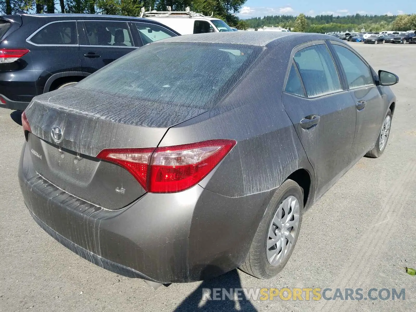 4 Photograph of a damaged car 2T1BURHE1KC138737 TOYOTA COROLLA 2019
