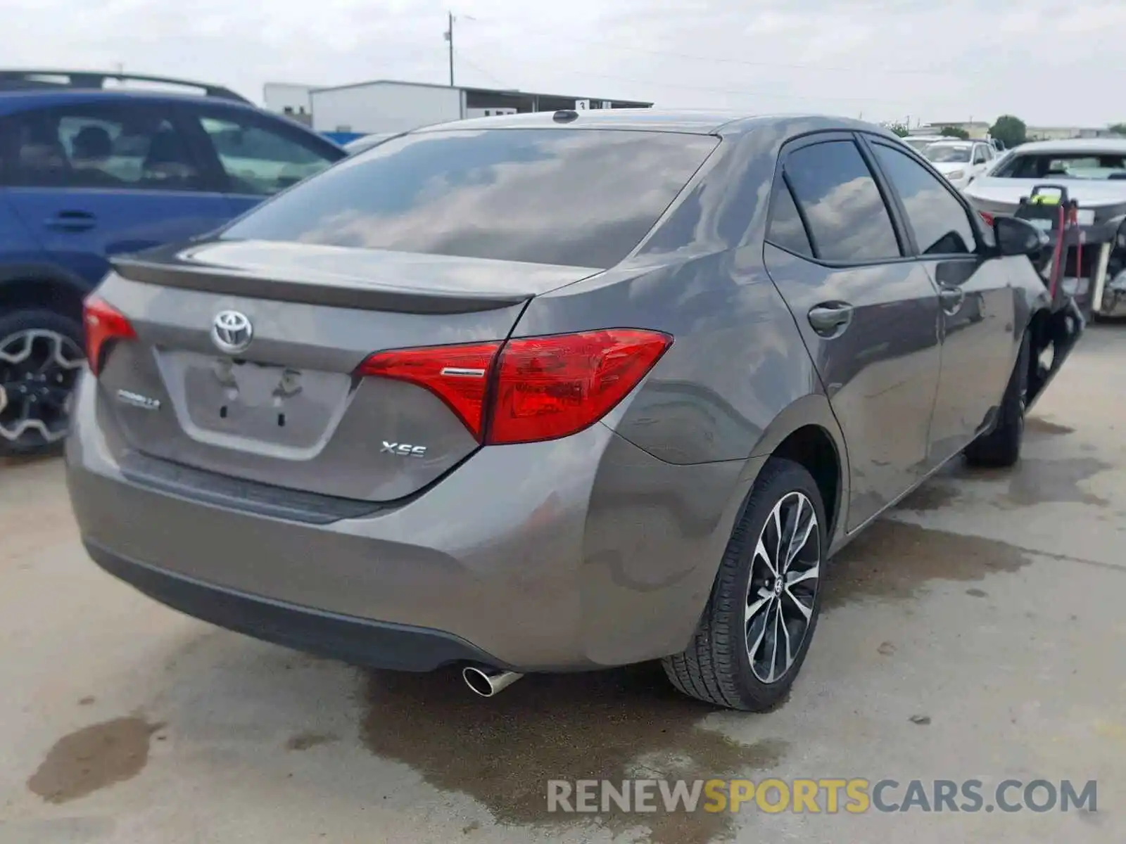 4 Photograph of a damaged car 2T1BURHE1KC142710 TOYOTA COROLLA 2019