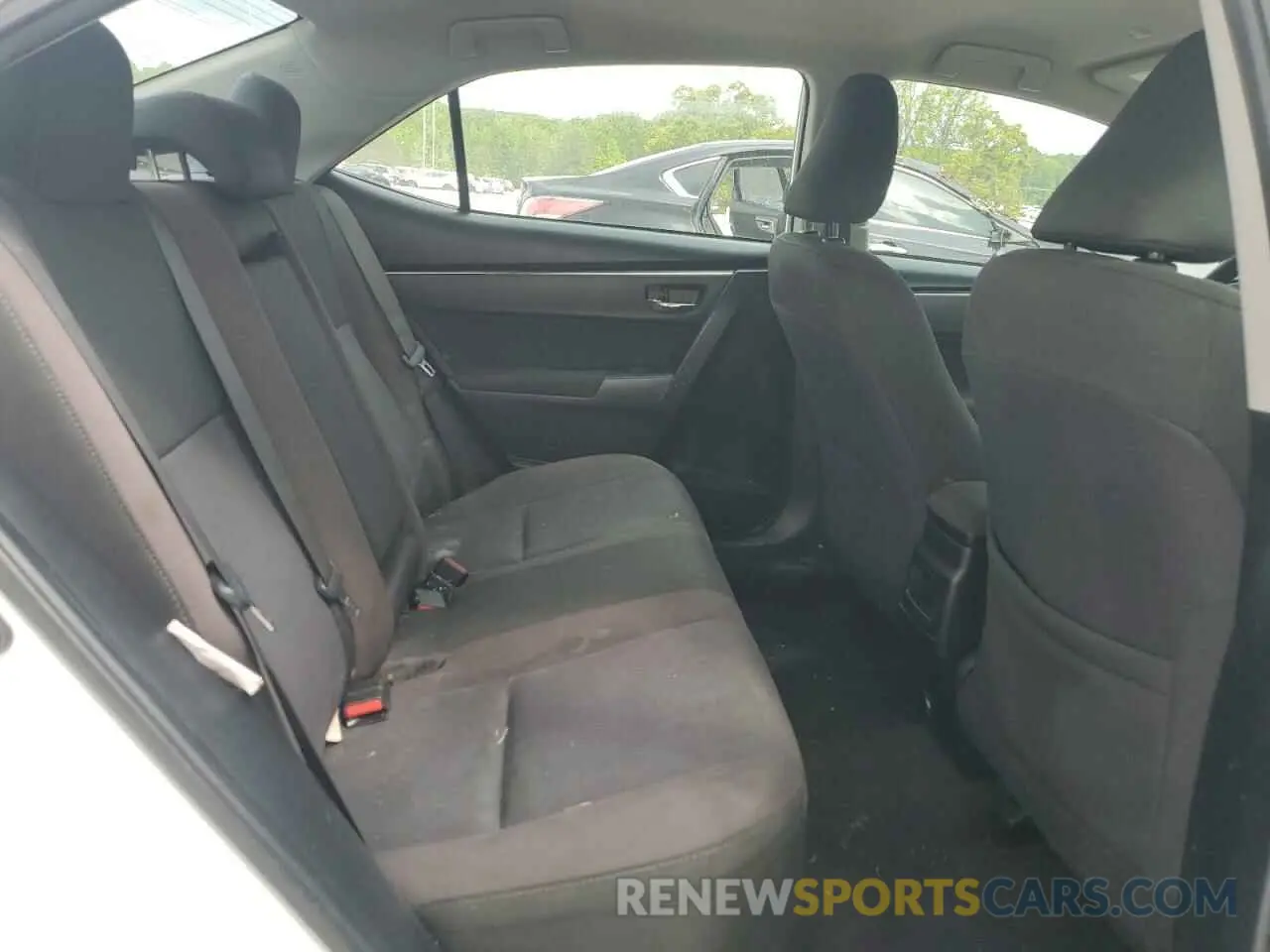 10 Photograph of a damaged car 2T1BURHE1KC144781 TOYOTA COROLLA 2019