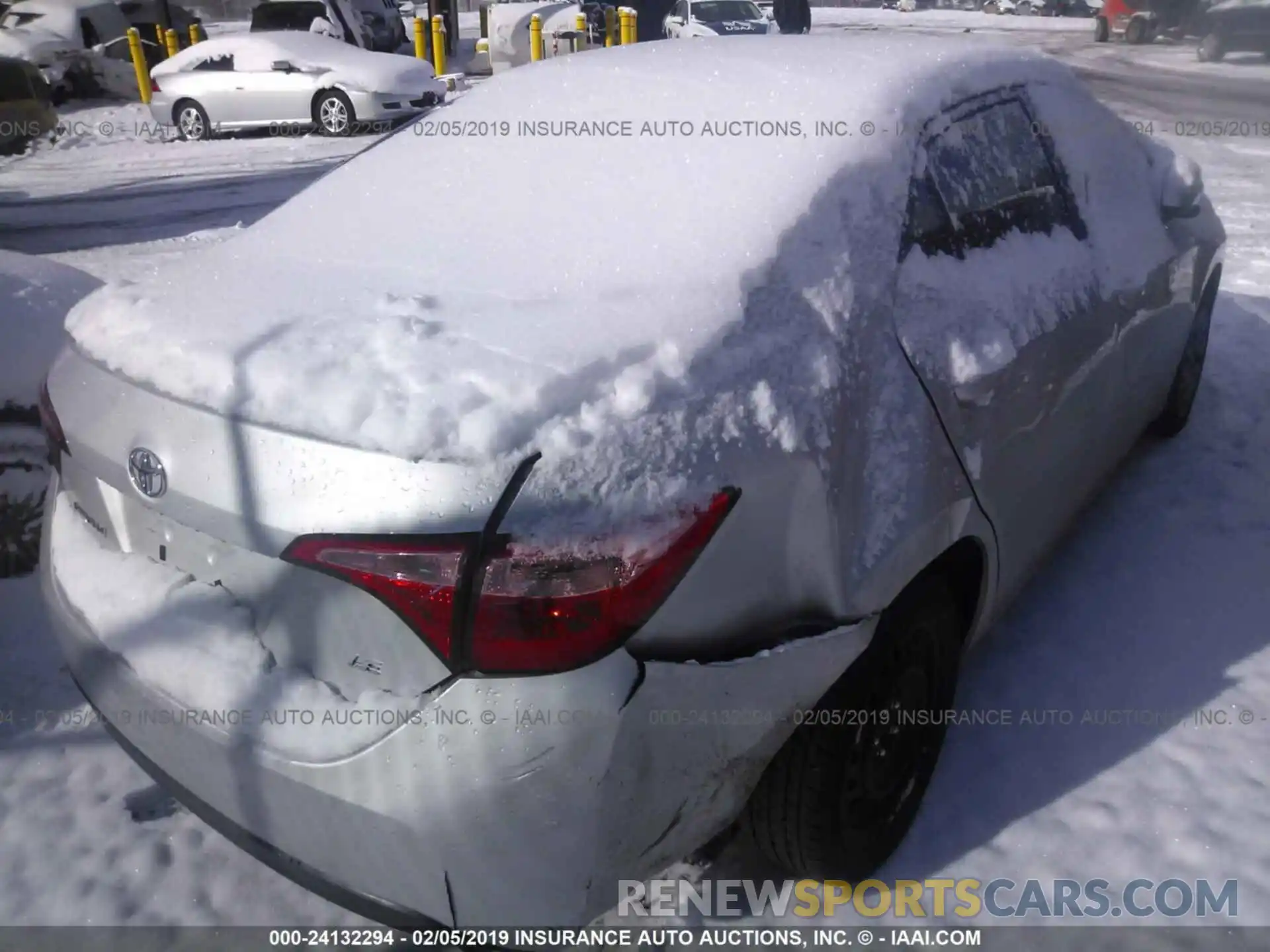 4 Photograph of a damaged car 2T1BURHE1KC146272 TOYOTA COROLLA 2019