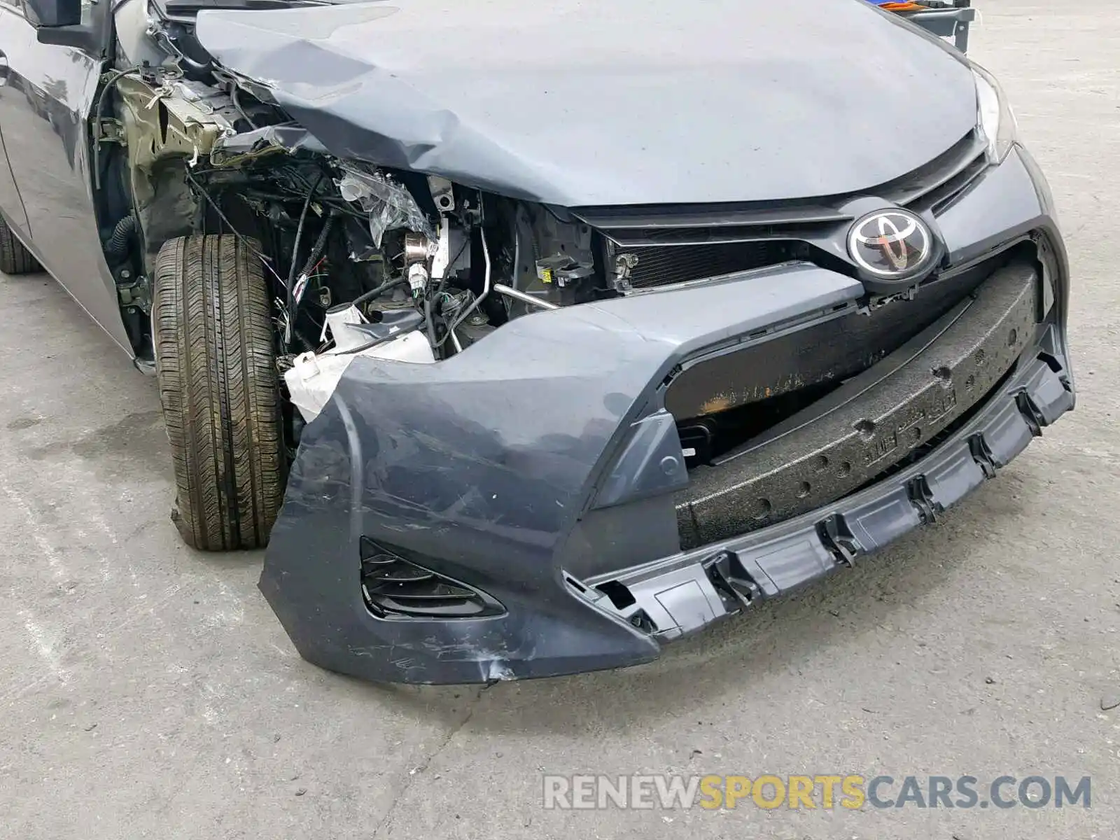 9 Photograph of a damaged car 2T1BURHE1KC152153 TOYOTA COROLLA 2019