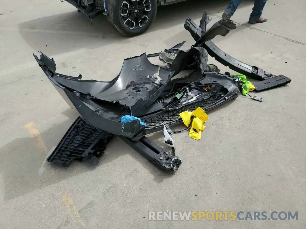 14 Photograph of a damaged car 2T1BURHE1KC152718 TOYOTA COROLLA 2019