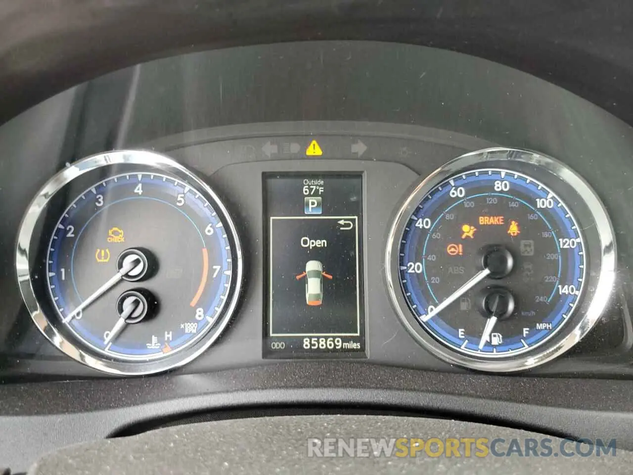 9 Photograph of a damaged car 2T1BURHE1KC152718 TOYOTA COROLLA 2019