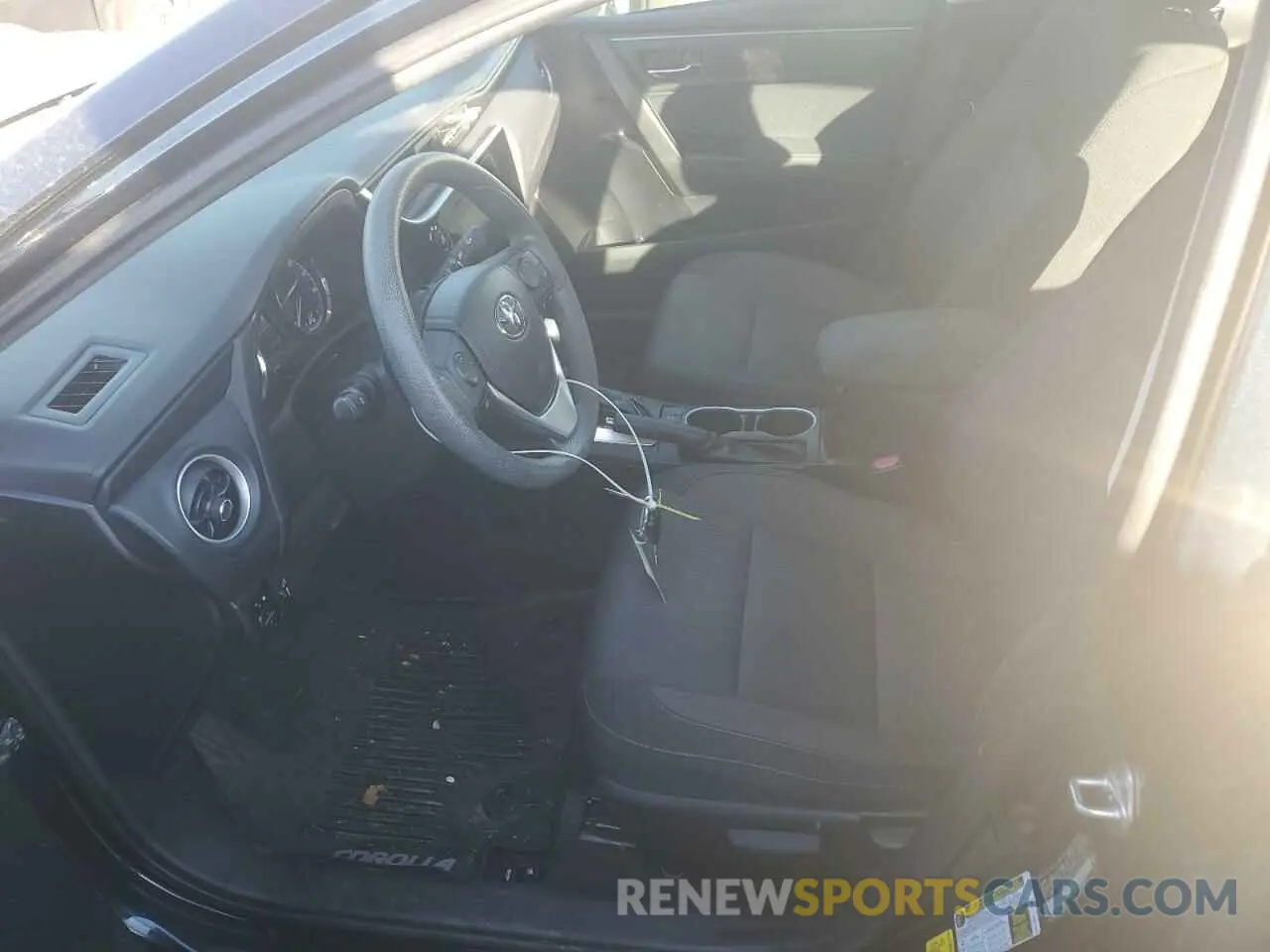 7 Photograph of a damaged car 2T1BURHE1KC155828 TOYOTA COROLLA 2019
