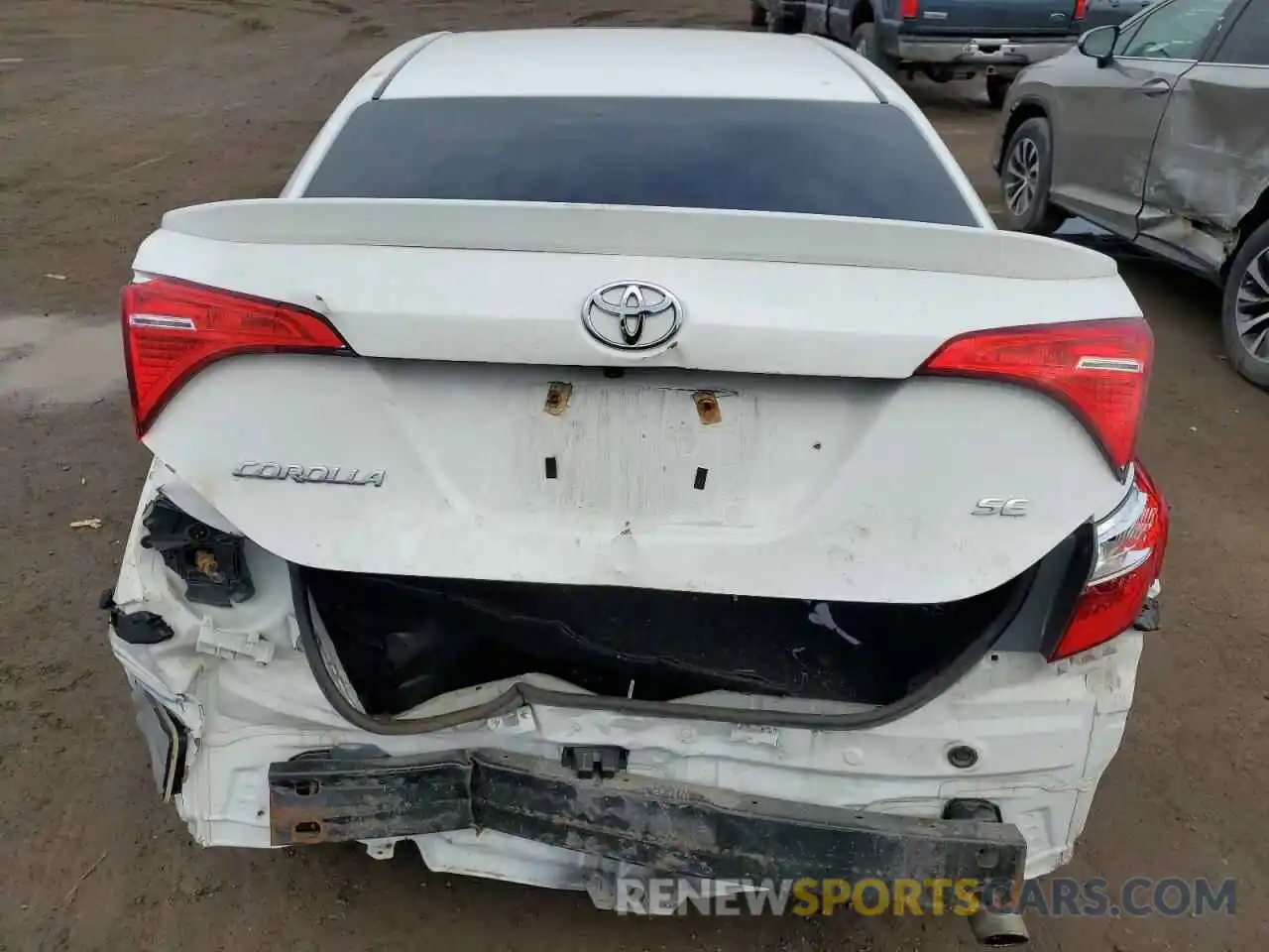 6 Photograph of a damaged car 2T1BURHE1KC158499 TOYOTA COROLLA 2019