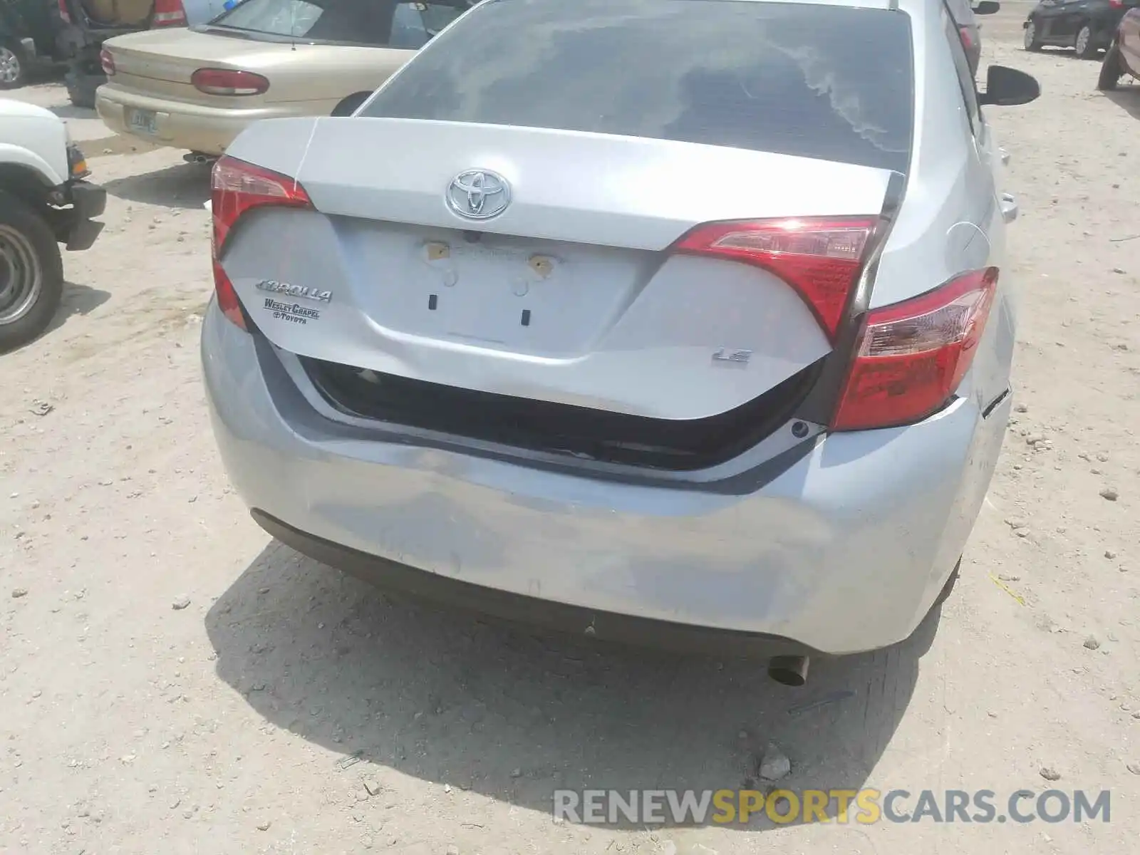 9 Photograph of a damaged car 2T1BURHE1KC163668 TOYOTA COROLLA 2019