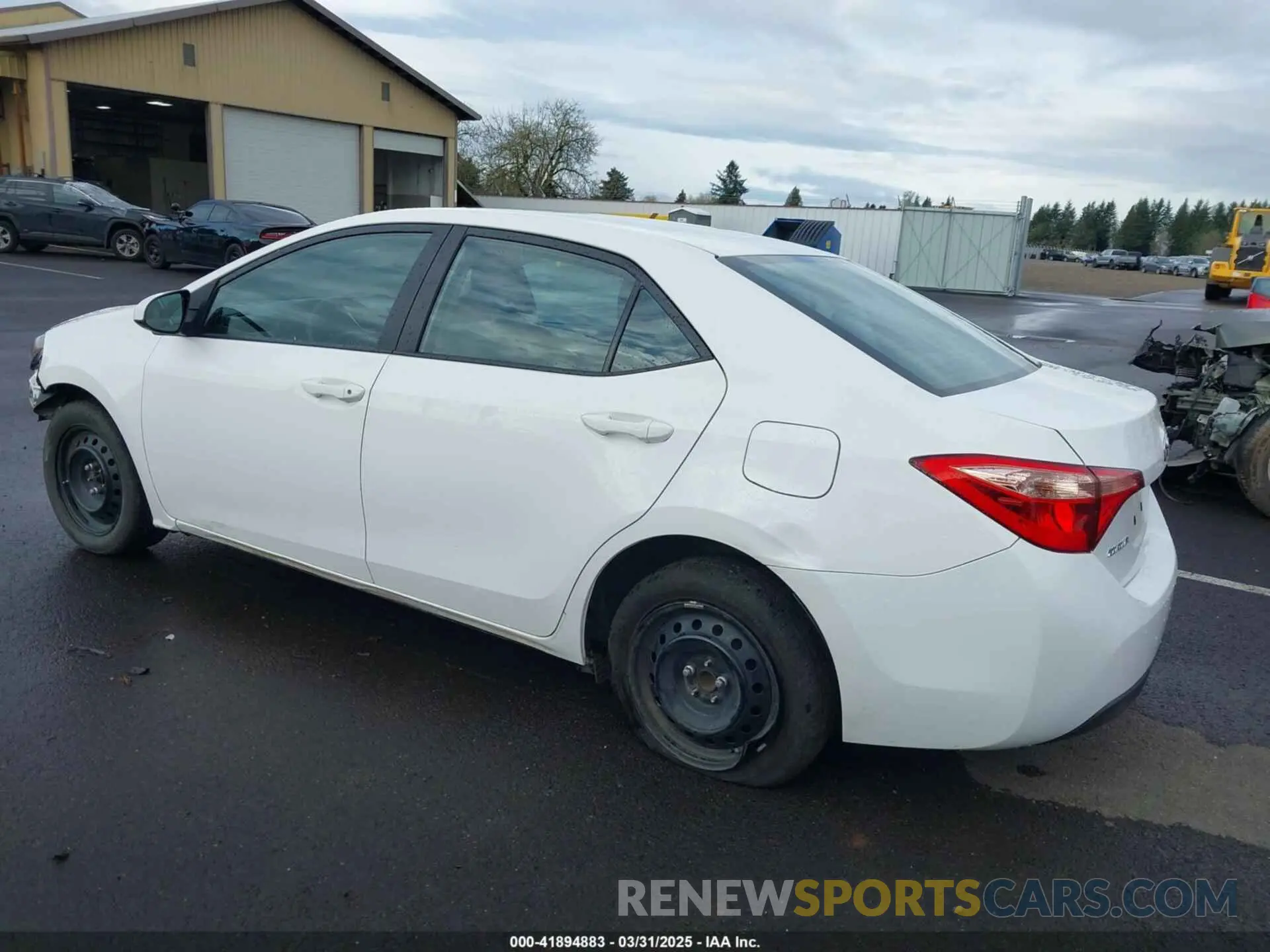 3 Photograph of a damaged car 2T1BURHE1KC163721 TOYOTA COROLLA 2019