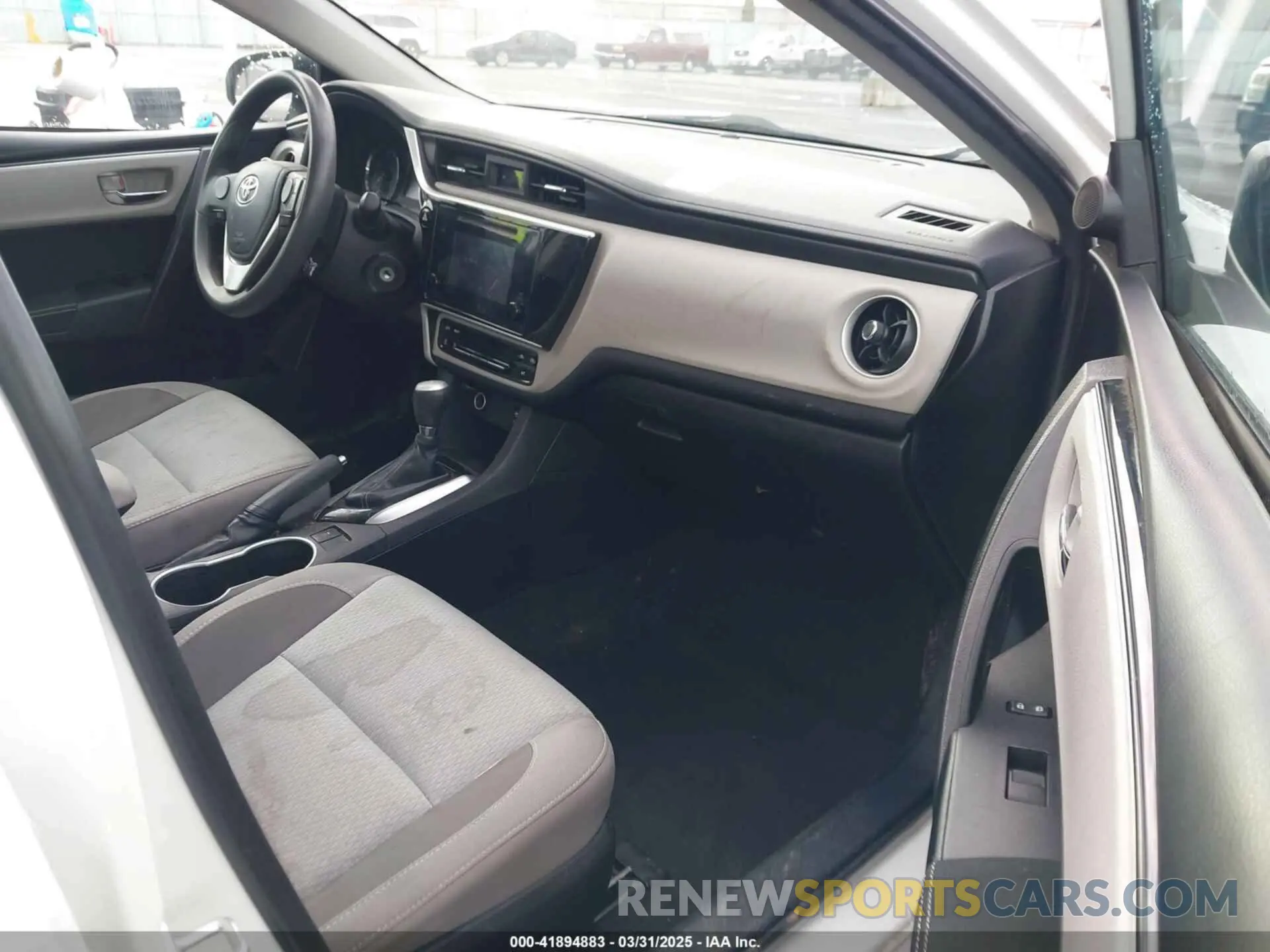 5 Photograph of a damaged car 2T1BURHE1KC163721 TOYOTA COROLLA 2019