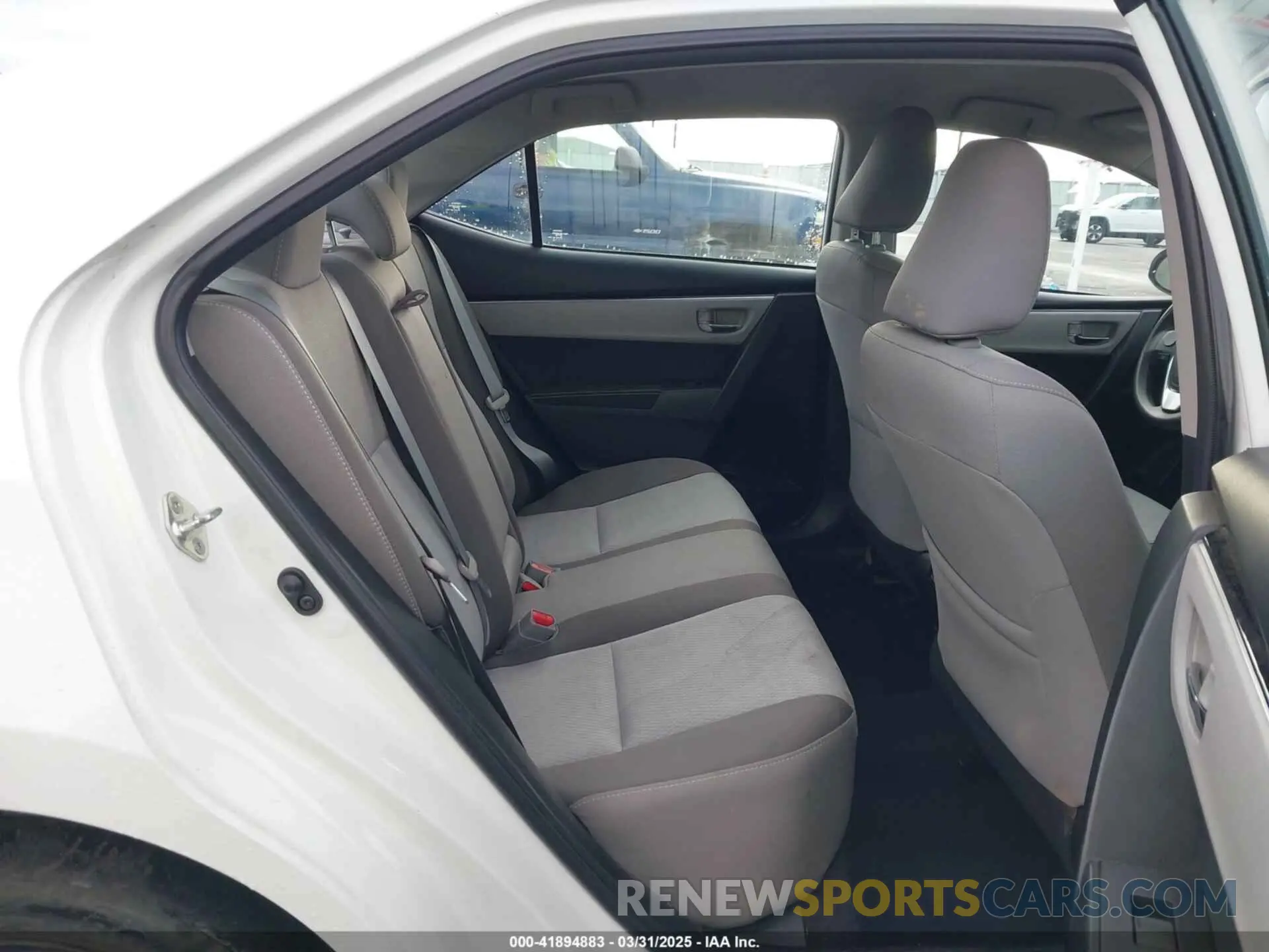 8 Photograph of a damaged car 2T1BURHE1KC163721 TOYOTA COROLLA 2019