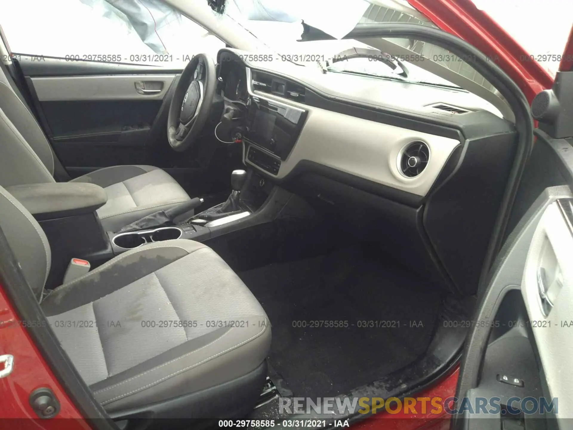 5 Photograph of a damaged car 2T1BURHE1KC166909 TOYOTA COROLLA 2019