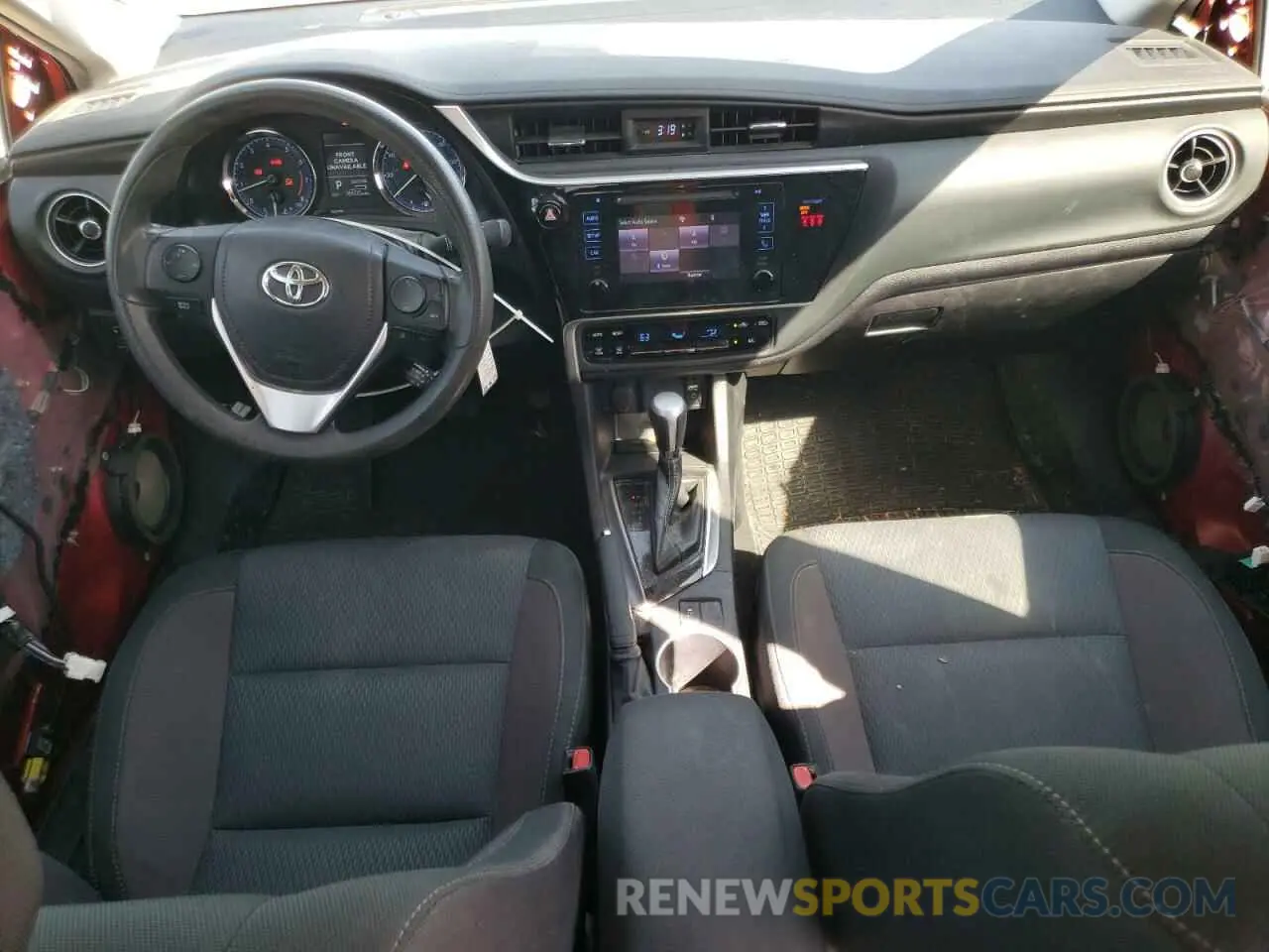 8 Photograph of a damaged car 2T1BURHE1KC170152 TOYOTA COROLLA 2019