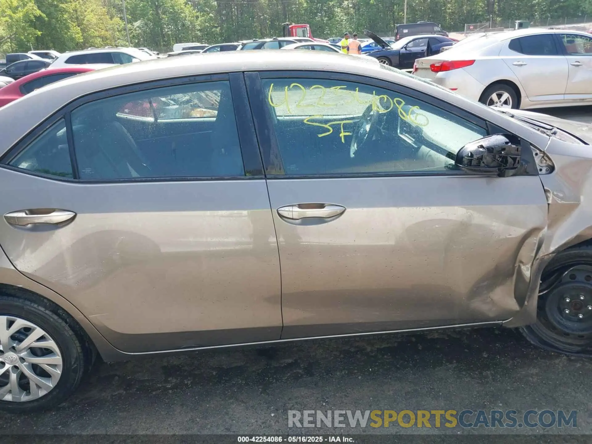 13 Photograph of a damaged car 2T1BURHE1KC171012 TOYOTA COROLLA 2019