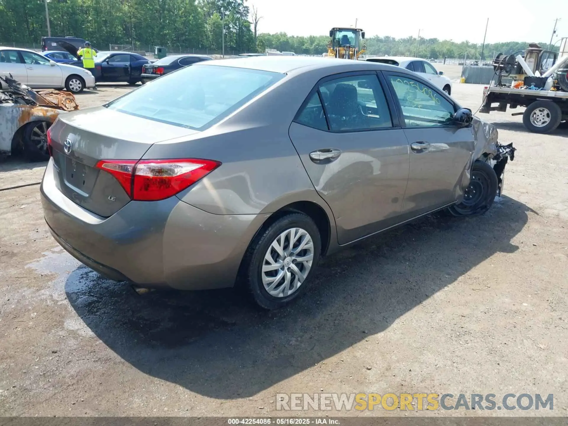 4 Photograph of a damaged car 2T1BURHE1KC171012 TOYOTA COROLLA 2019