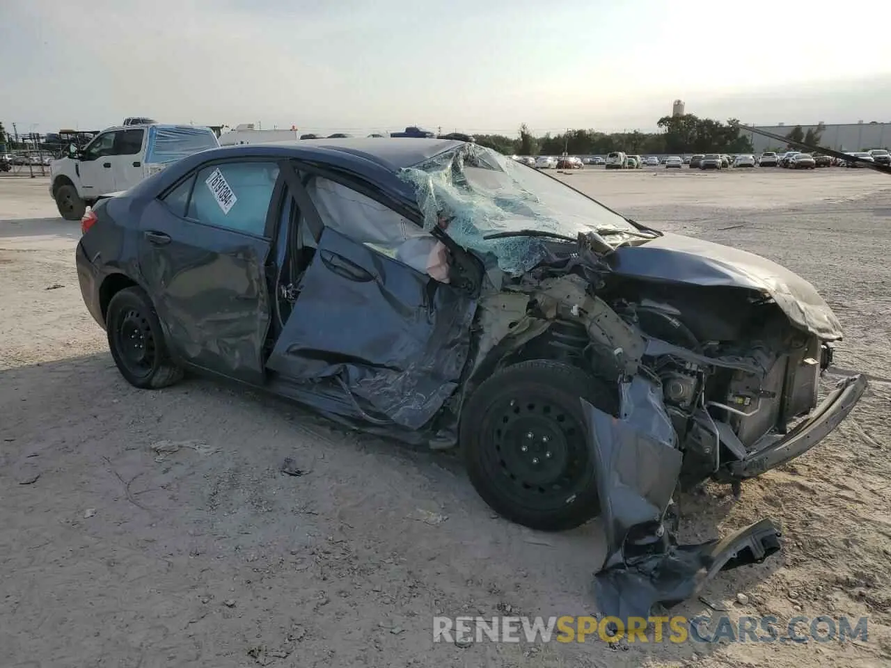 4 Photograph of a damaged car 2T1BURHE1KC171477 TOYOTA COROLLA 2019
