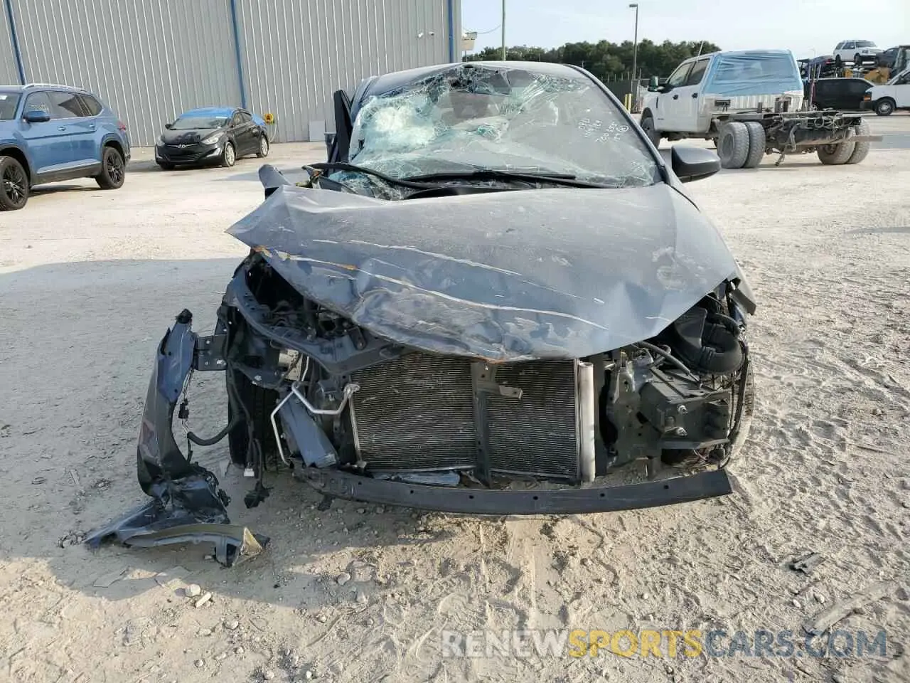 5 Photograph of a damaged car 2T1BURHE1KC171477 TOYOTA COROLLA 2019