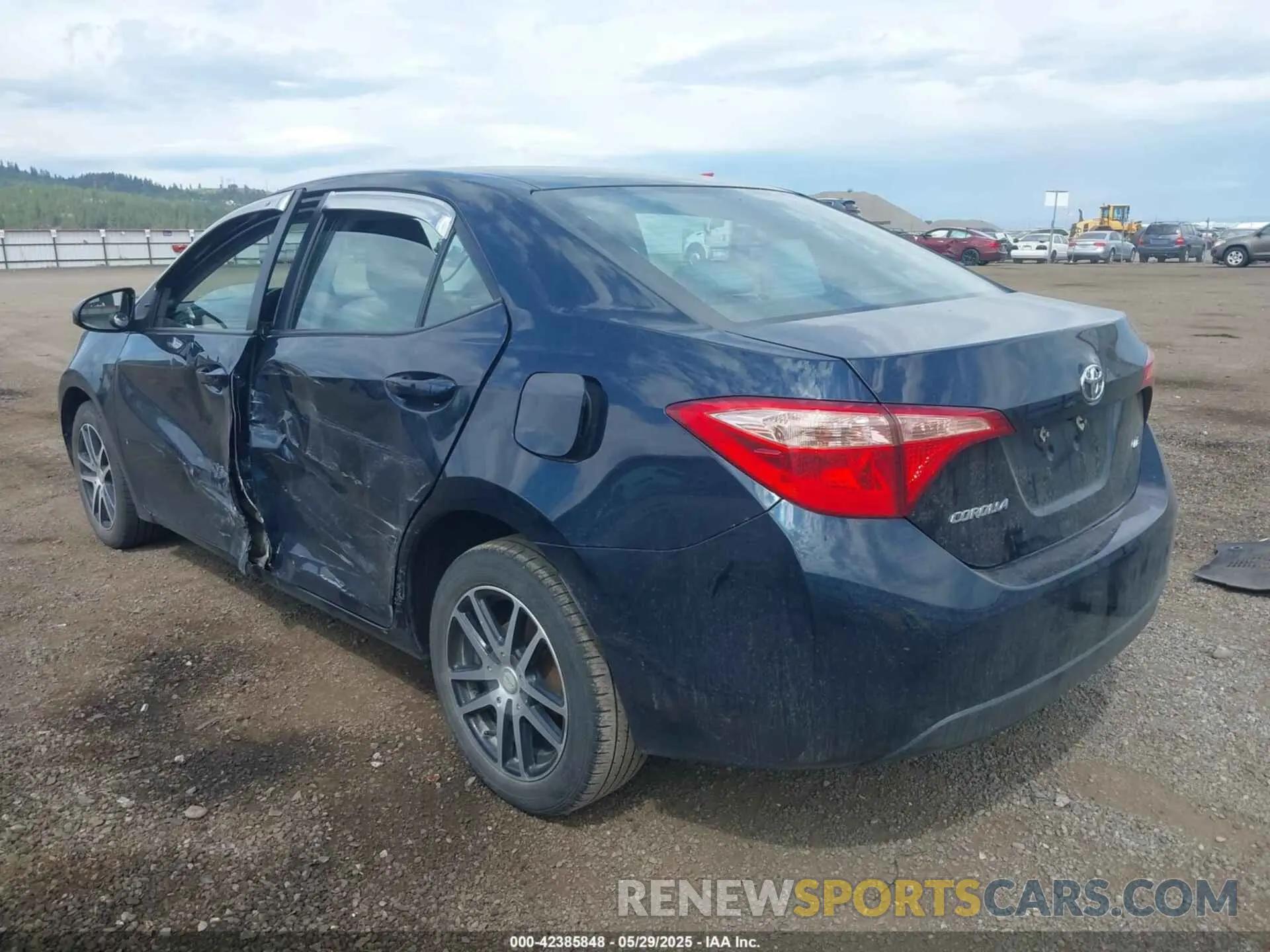 3 Photograph of a damaged car 2T1BURHE1KC177991 TOYOTA COROLLA 2019