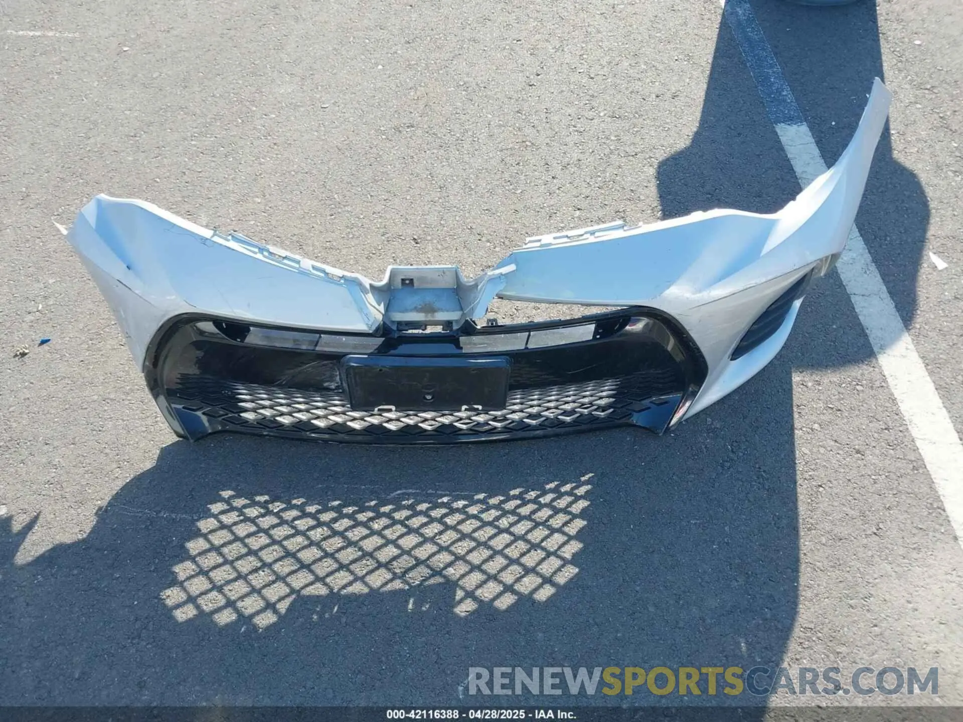 12 Photograph of a damaged car 2T1BURHE1KC178056 TOYOTA COROLLA 2019