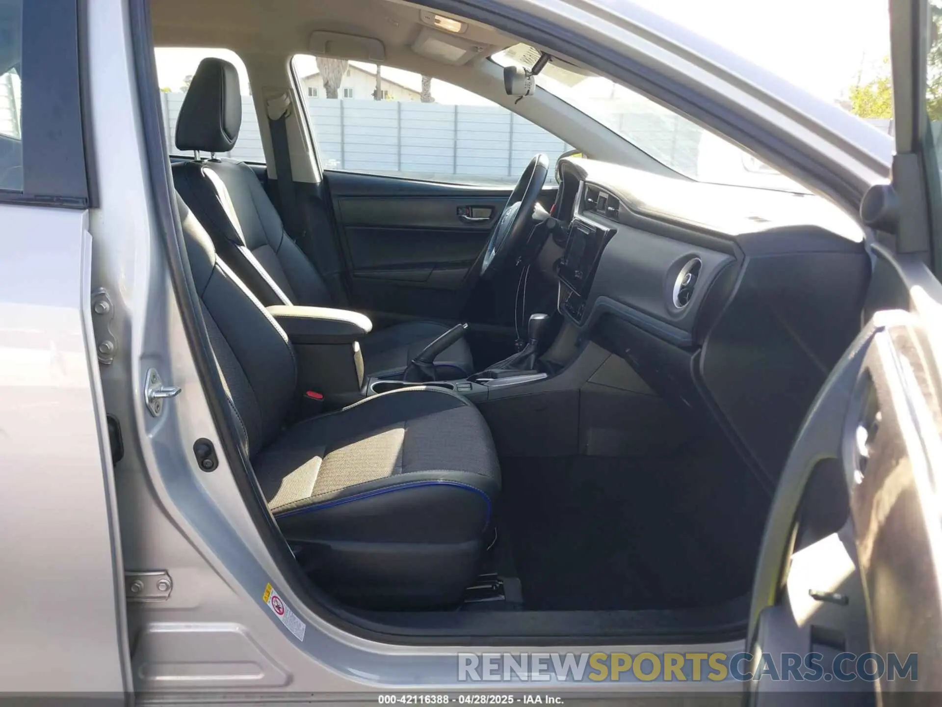 5 Photograph of a damaged car 2T1BURHE1KC178056 TOYOTA COROLLA 2019