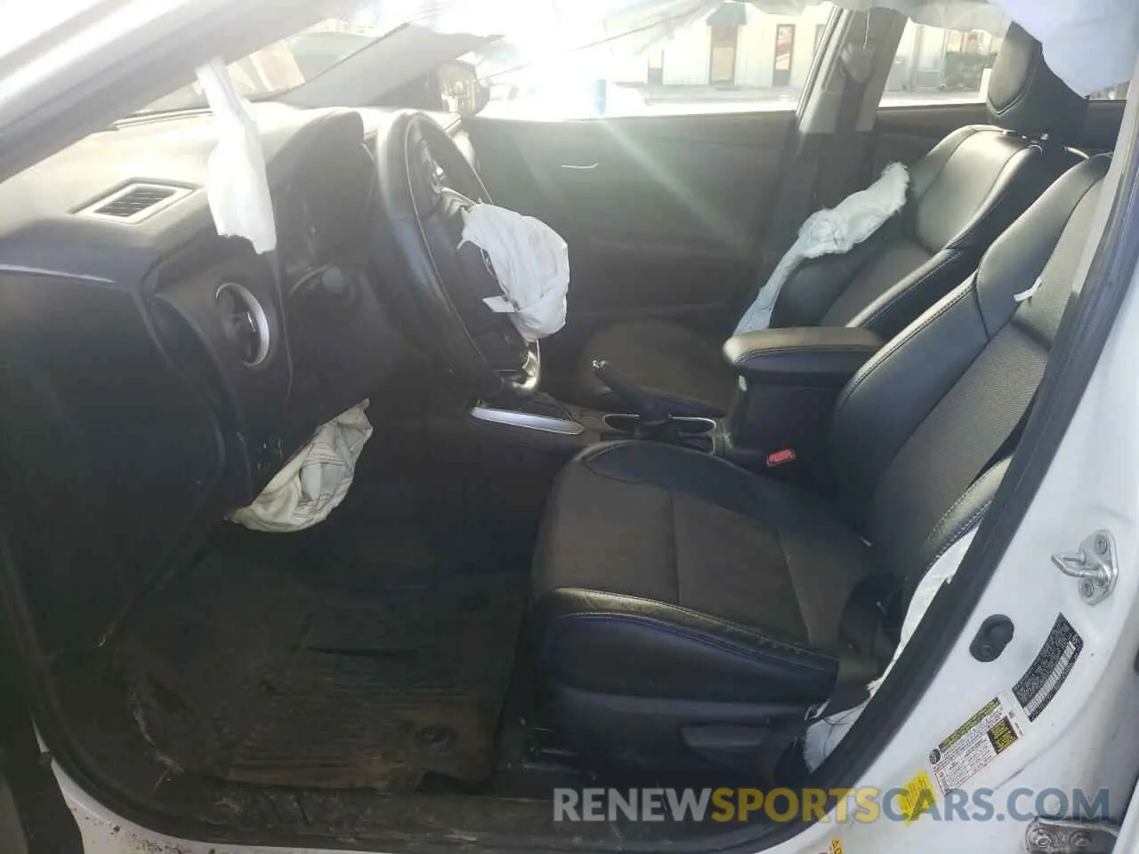 7 Photograph of a damaged car 2T1BURHE1KC183435 TOYOTA COROLLA 2019