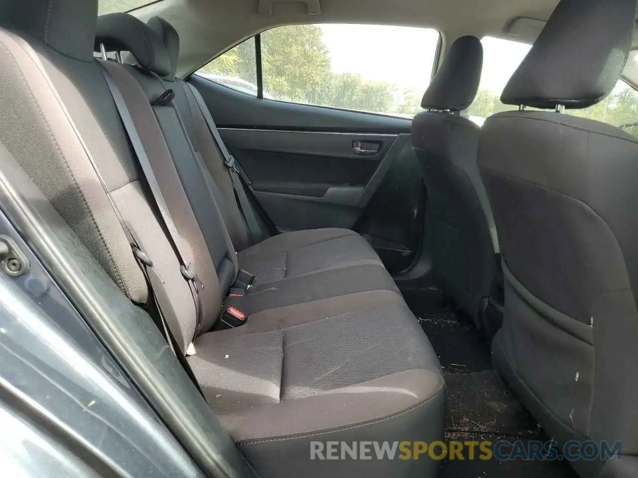 10 Photograph of a damaged car 2T1BURHE1KC184861 TOYOTA COROLLA 2019