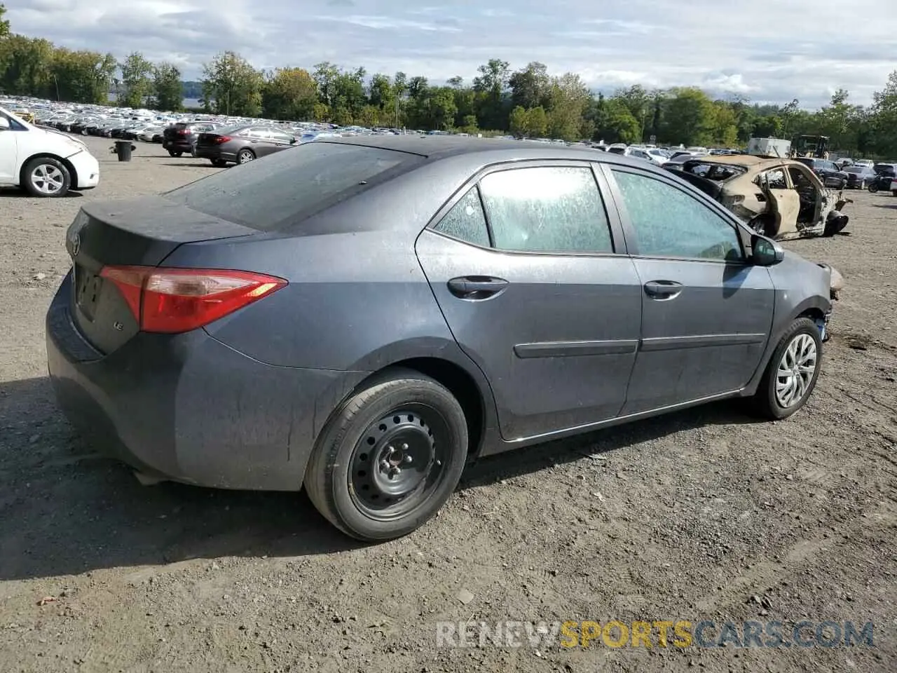 3 Photograph of a damaged car 2T1BURHE1KC184861 TOYOTA COROLLA 2019