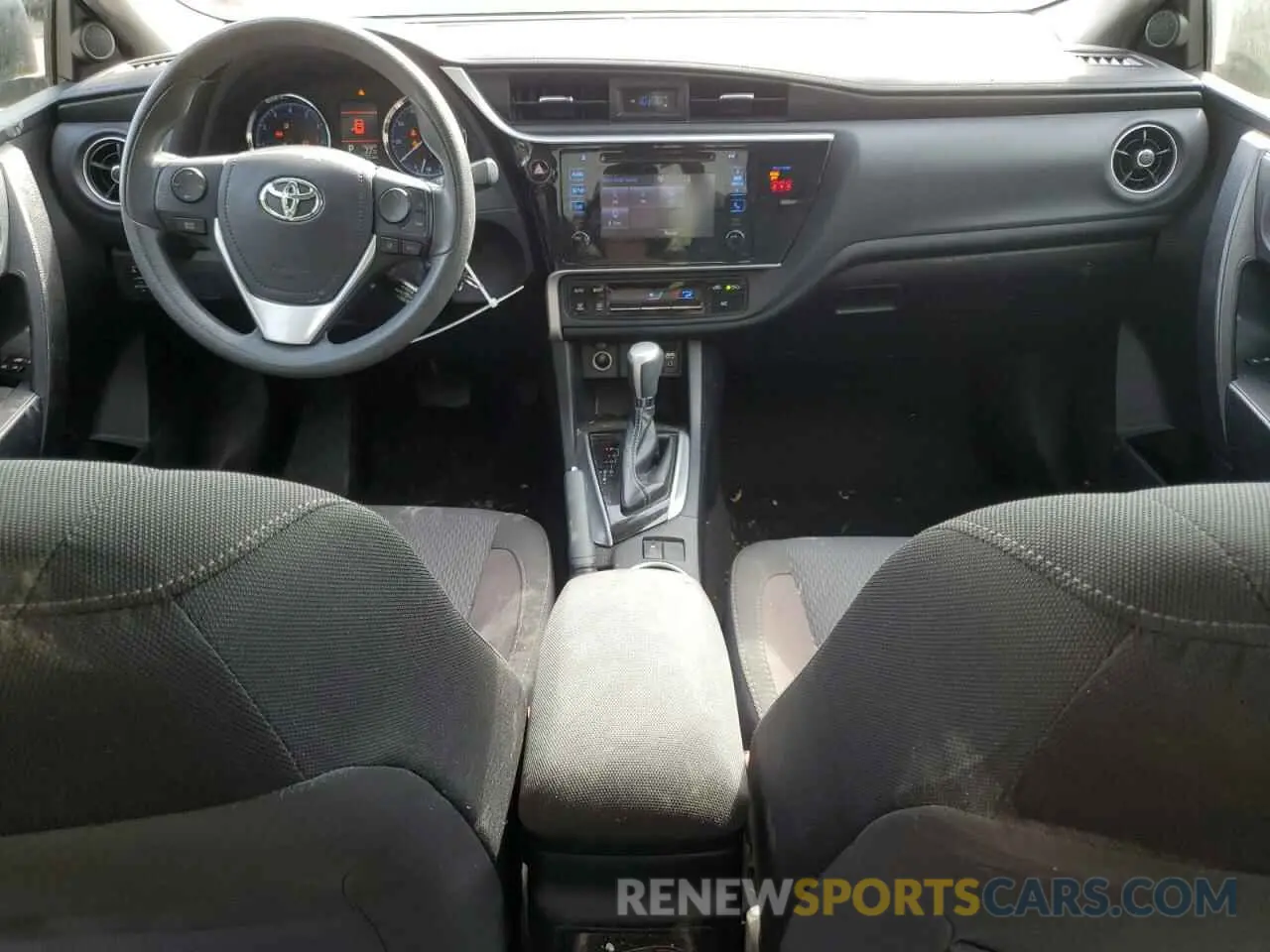 8 Photograph of a damaged car 2T1BURHE1KC184861 TOYOTA COROLLA 2019