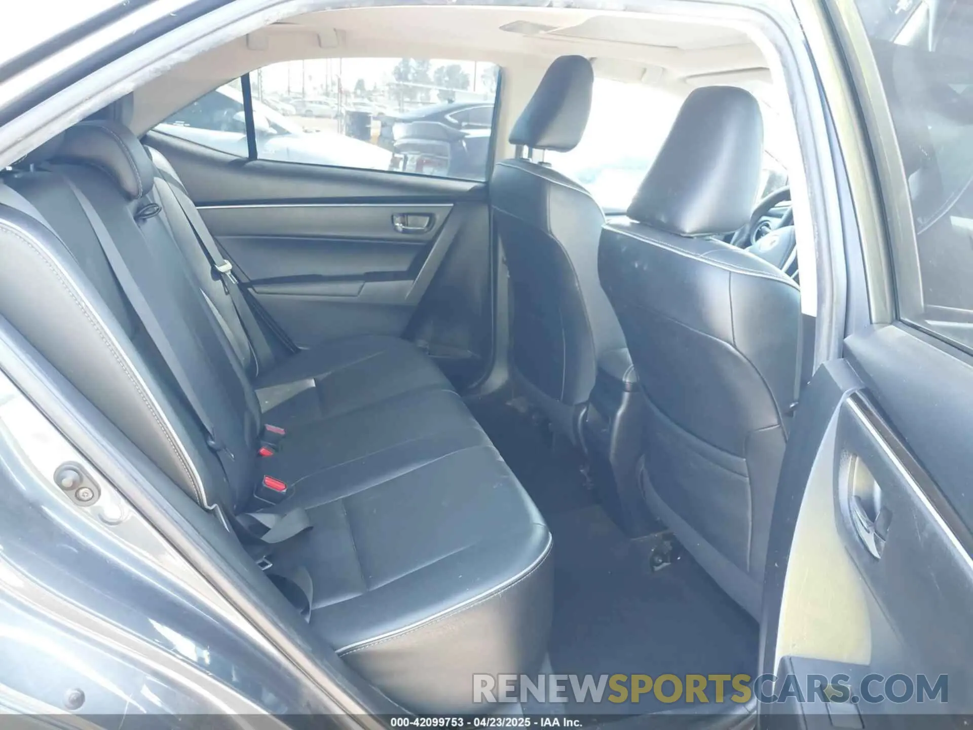 8 Photograph of a damaged car 2T1BURHE1KC187050 TOYOTA COROLLA 2019