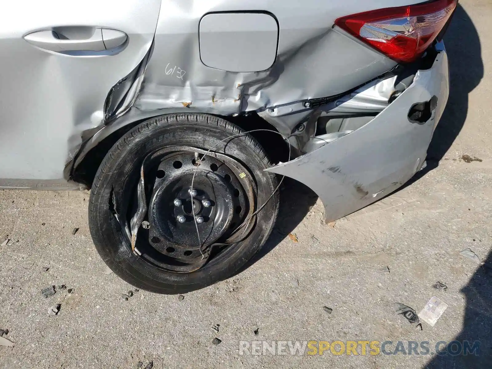 9 Photograph of a damaged car 2T1BURHE1KC190997 TOYOTA COROLLA 2019