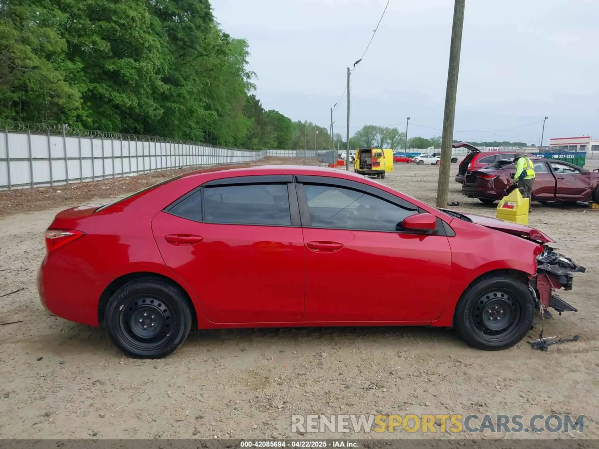 13 Photograph of a damaged car 2T1BURHE1KC193124 TOYOTA COROLLA 2019