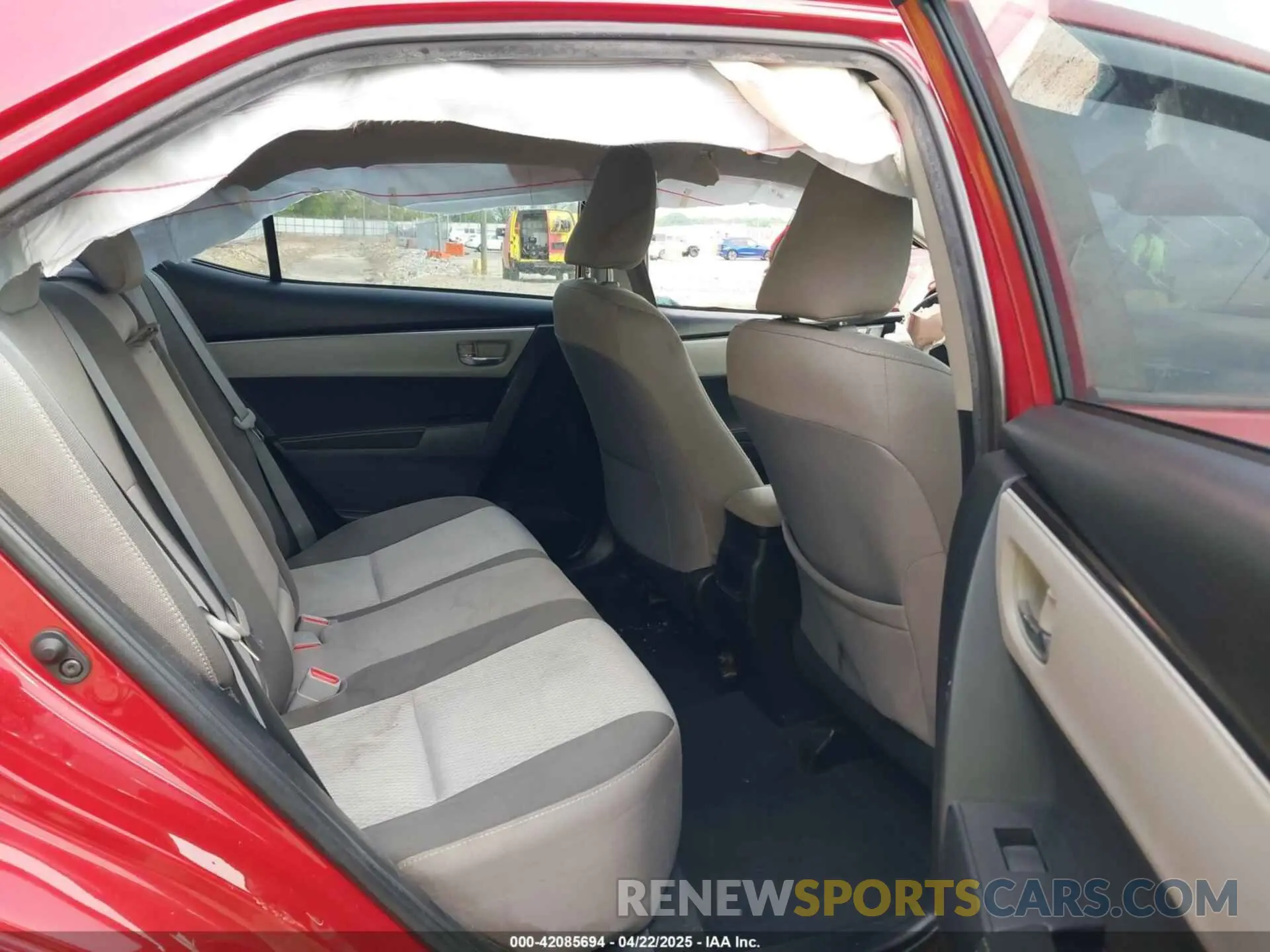 8 Photograph of a damaged car 2T1BURHE1KC193124 TOYOTA COROLLA 2019