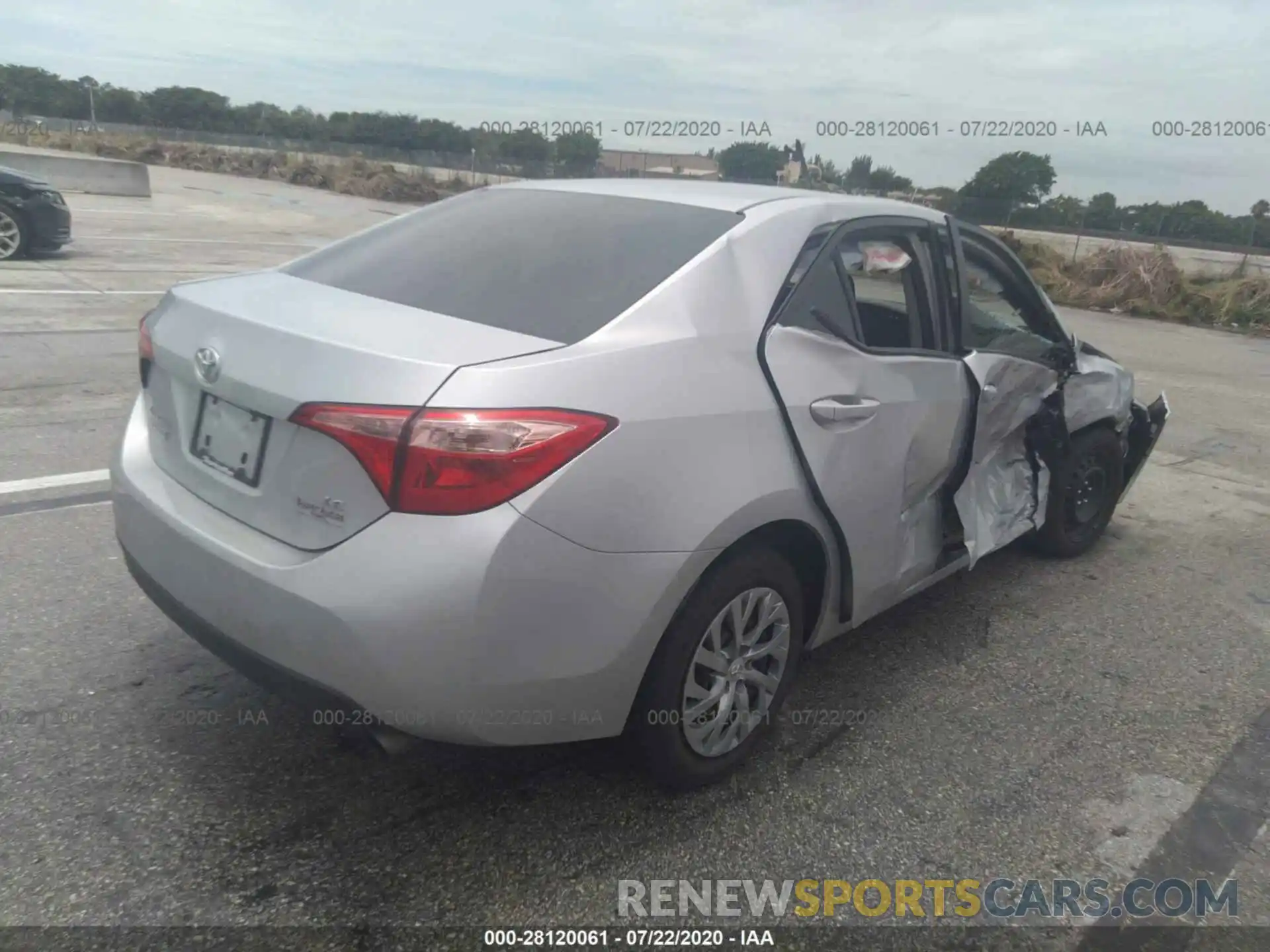 4 Photograph of a damaged car 2T1BURHE1KC196928 TOYOTA COROLLA 2019