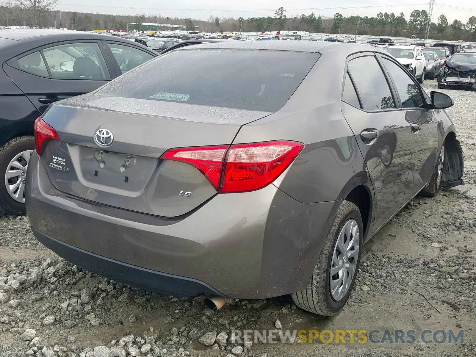 4 Photograph of a damaged car 2T1BURHE1KC210147 TOYOTA COROLLA 2019