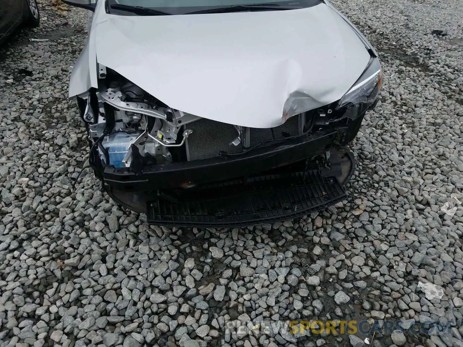 9 Photograph of a damaged car 2T1BURHE1KC213548 TOYOTA COROLLA 2019