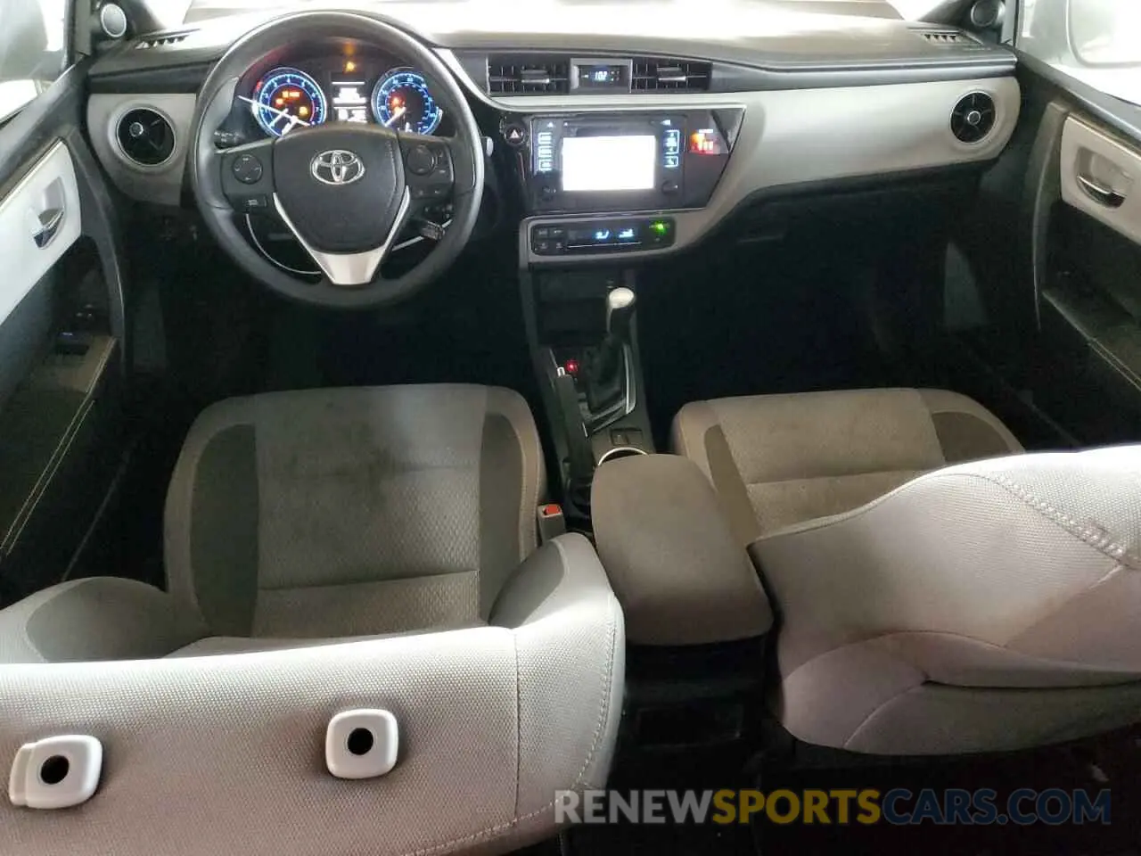 8 Photograph of a damaged car 2T1BURHE1KC214389 TOYOTA COROLLA 2019