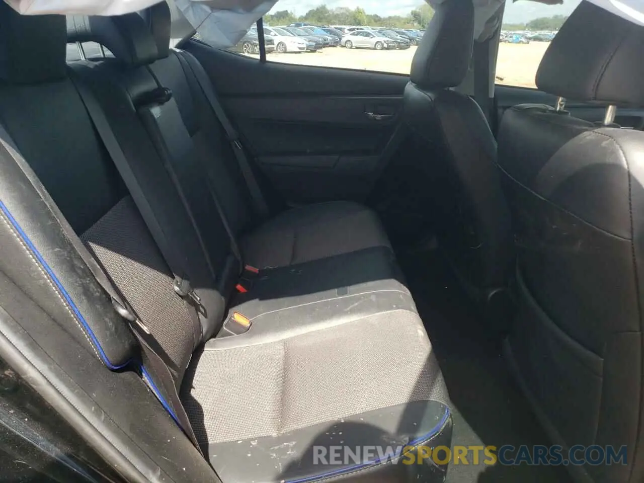 10 Photograph of a damaged car 2T1BURHE1KC219236 TOYOTA COROLLA 2019