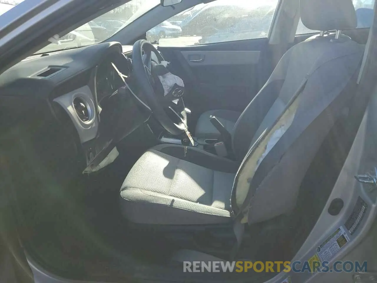 7 Photograph of a damaged car 2T1BURHE1KC226235 TOYOTA COROLLA 2019