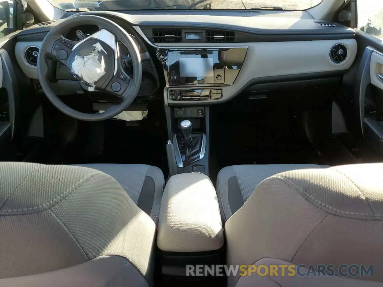 8 Photograph of a damaged car 2T1BURHE1KC226235 TOYOTA COROLLA 2019
